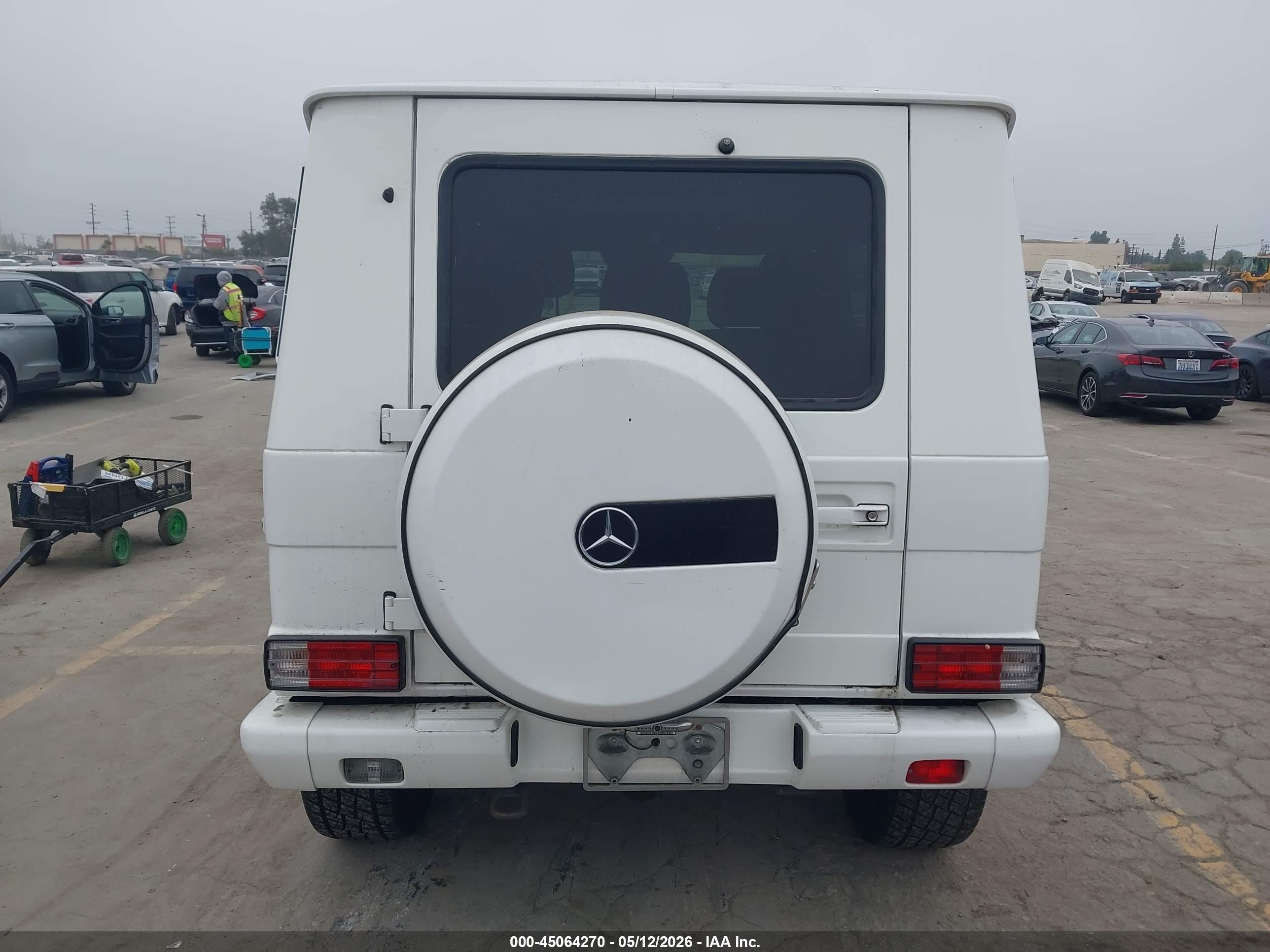 2003 Mercedes-benz G 500   White vin: WDCYR49E33X135218