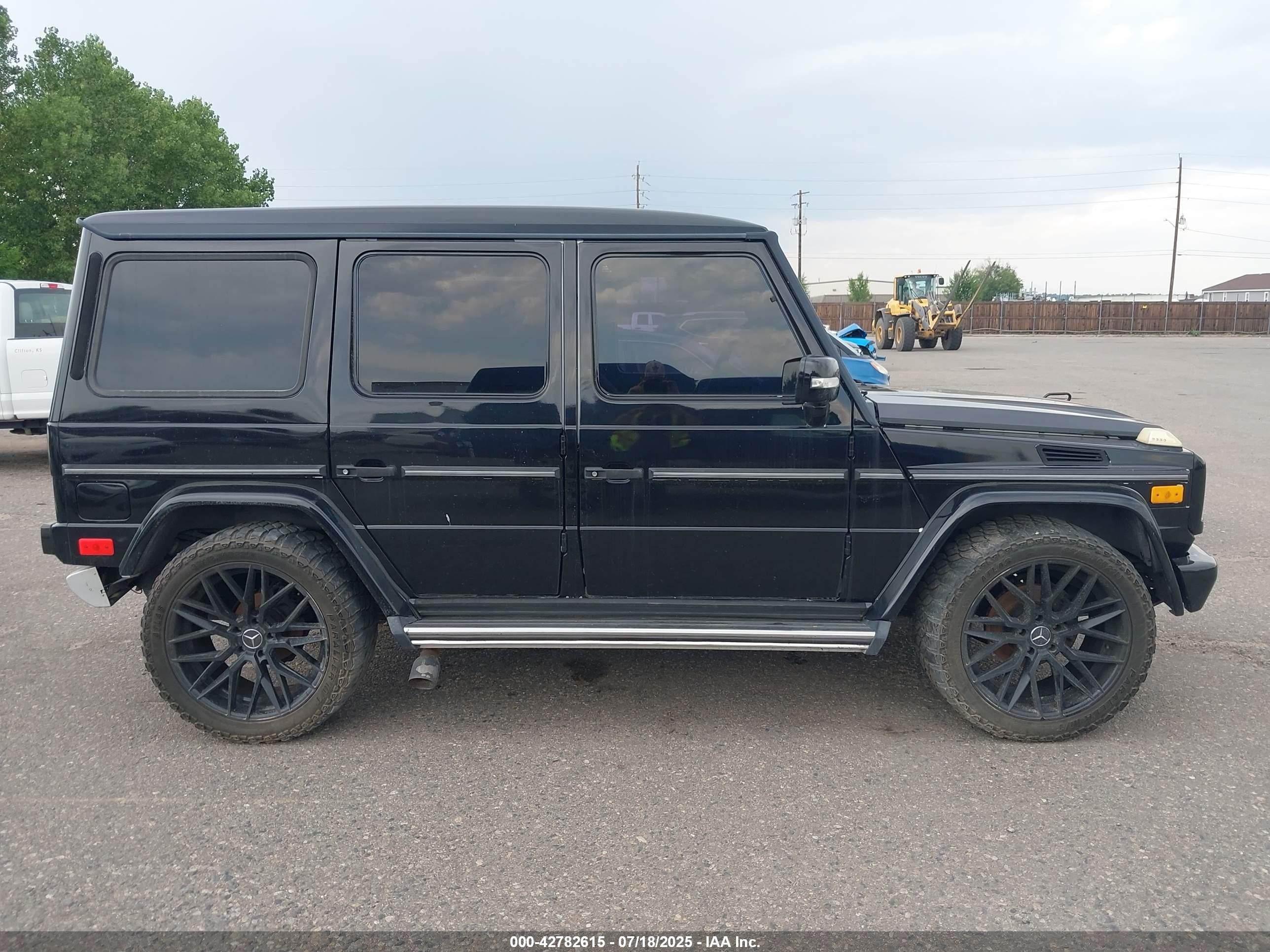 2003 Mercedes-benz G 500   Black vin: WDCYR49E73X137179
