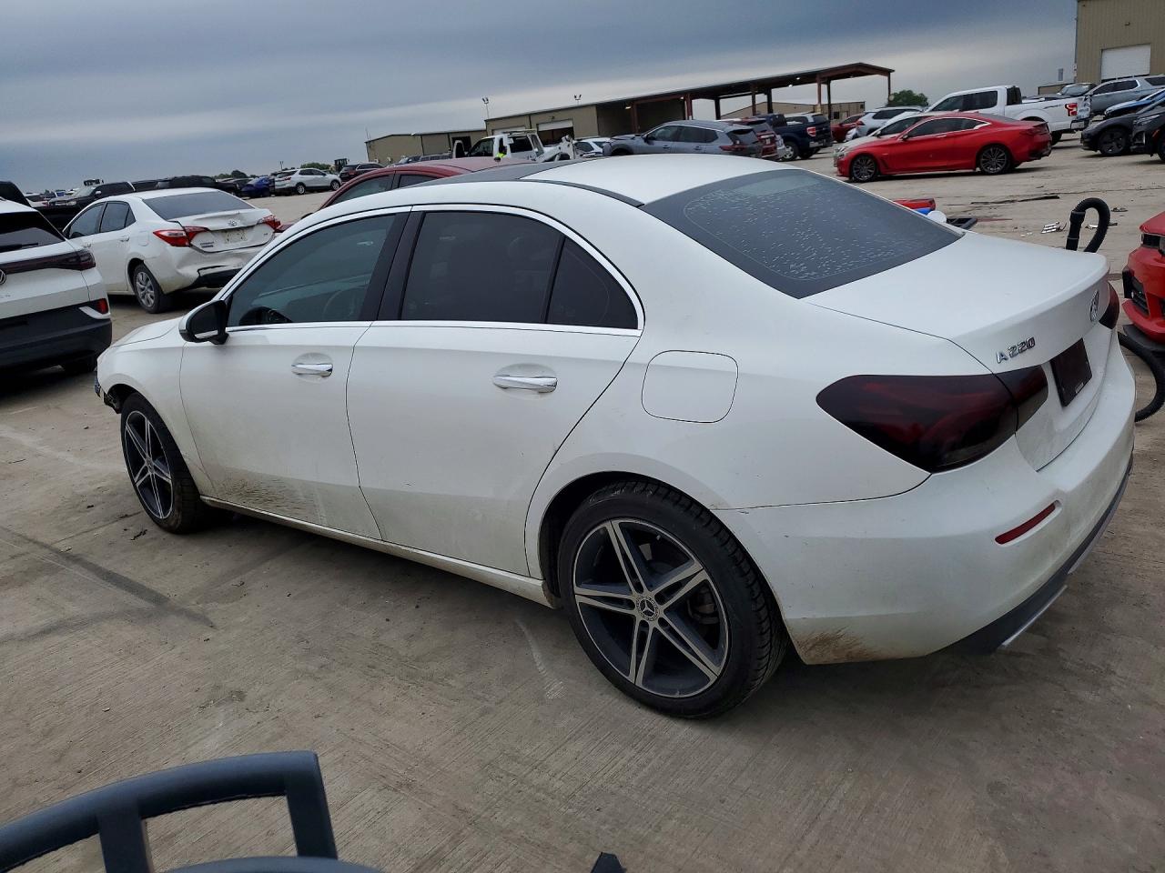 2019 Mercedes-benz A 220 White vin: WDD3G4EB1KW032276