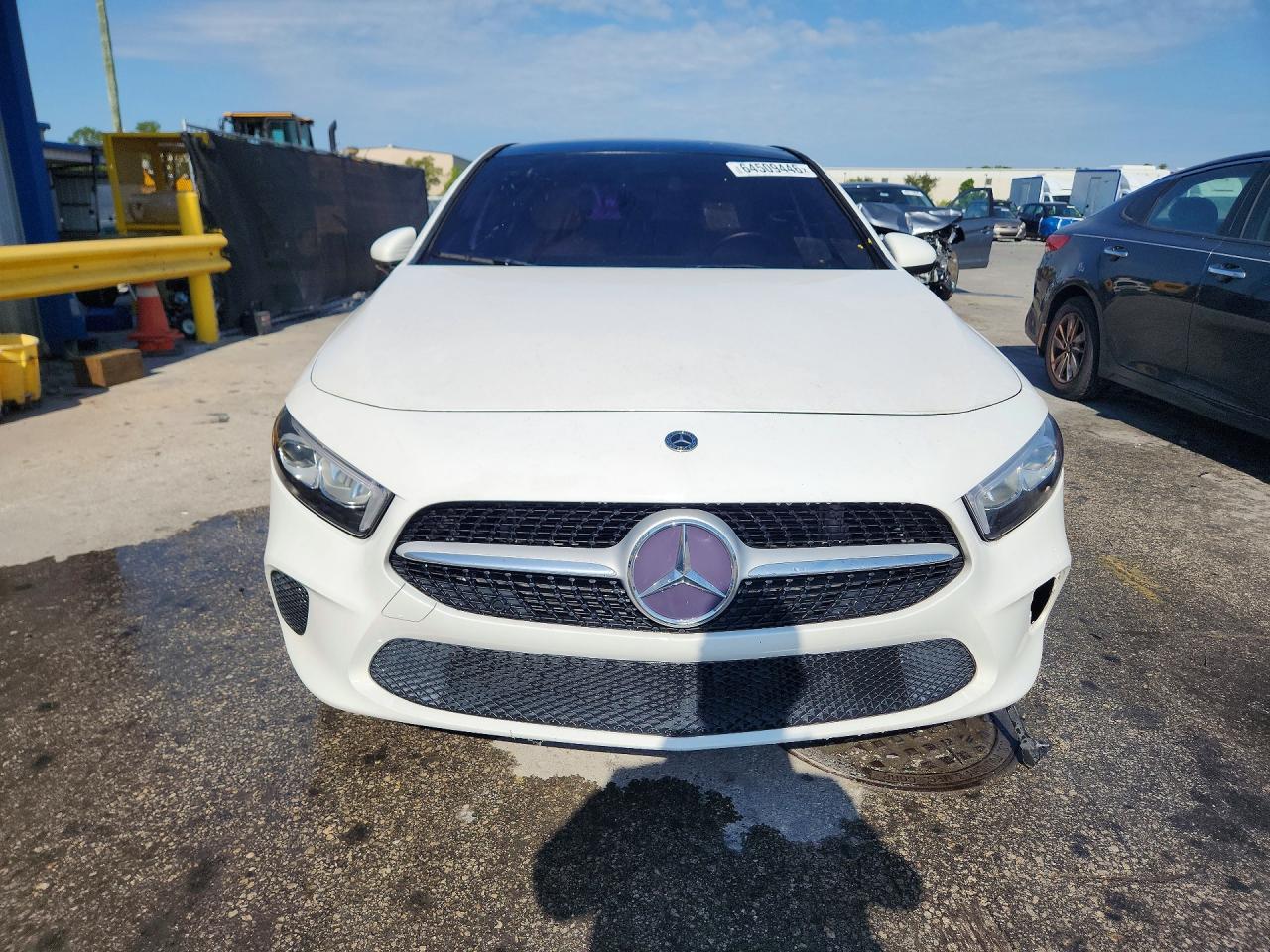 2019 Mercedes-benz A 220 White vin: WDD3G4EB9KW026225
