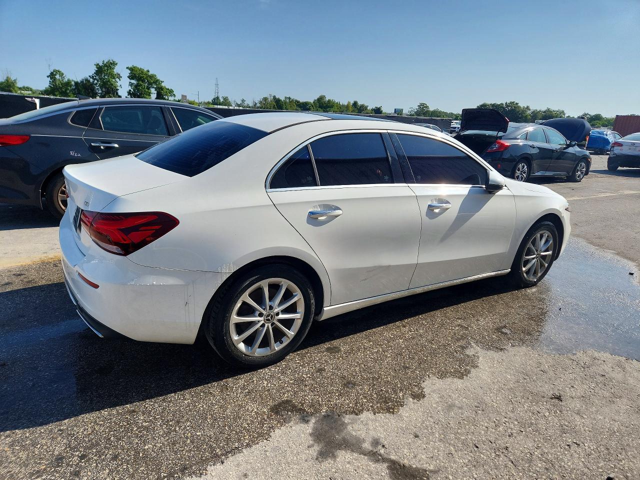 2019 Mercedes-benz A 220 White vin: WDD3G4EB9KW026225