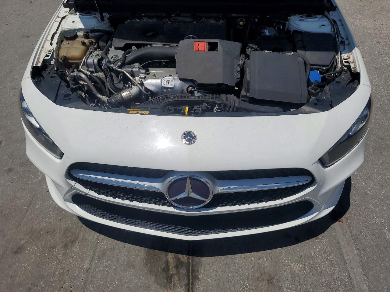 2019 Mercedes-benz A 220 White vin: WDD3G4EB9KW026225