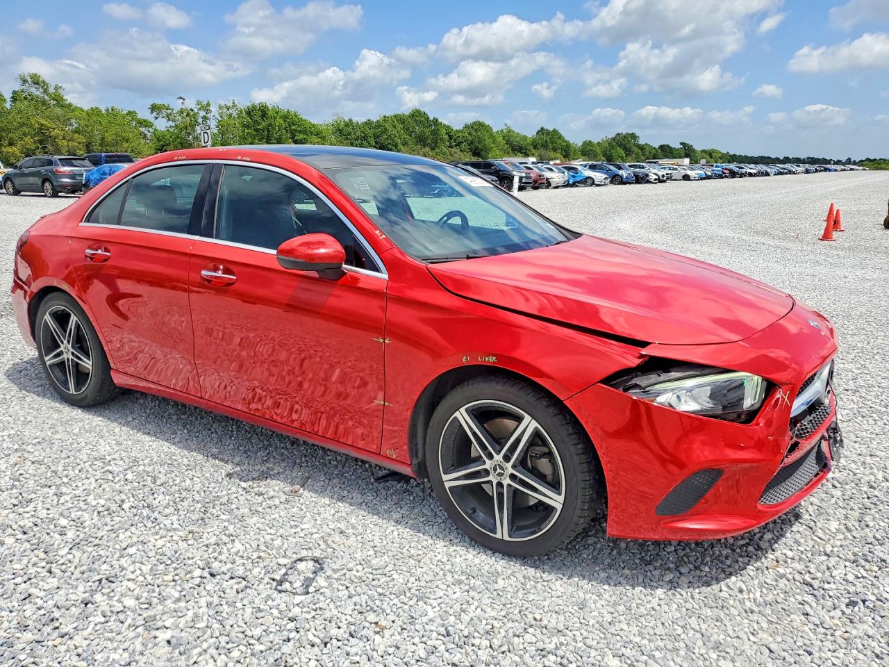 2019 Mercedes-benz A-class Red vin: WDD3G4EBXKW015802