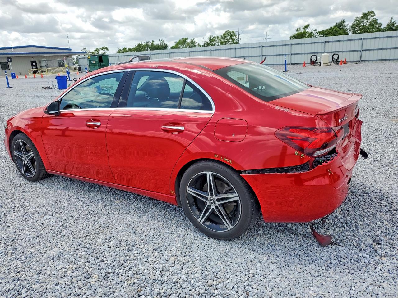 2019 Mercedes-benz A-class Red vin: WDD3G4EBXKW015802