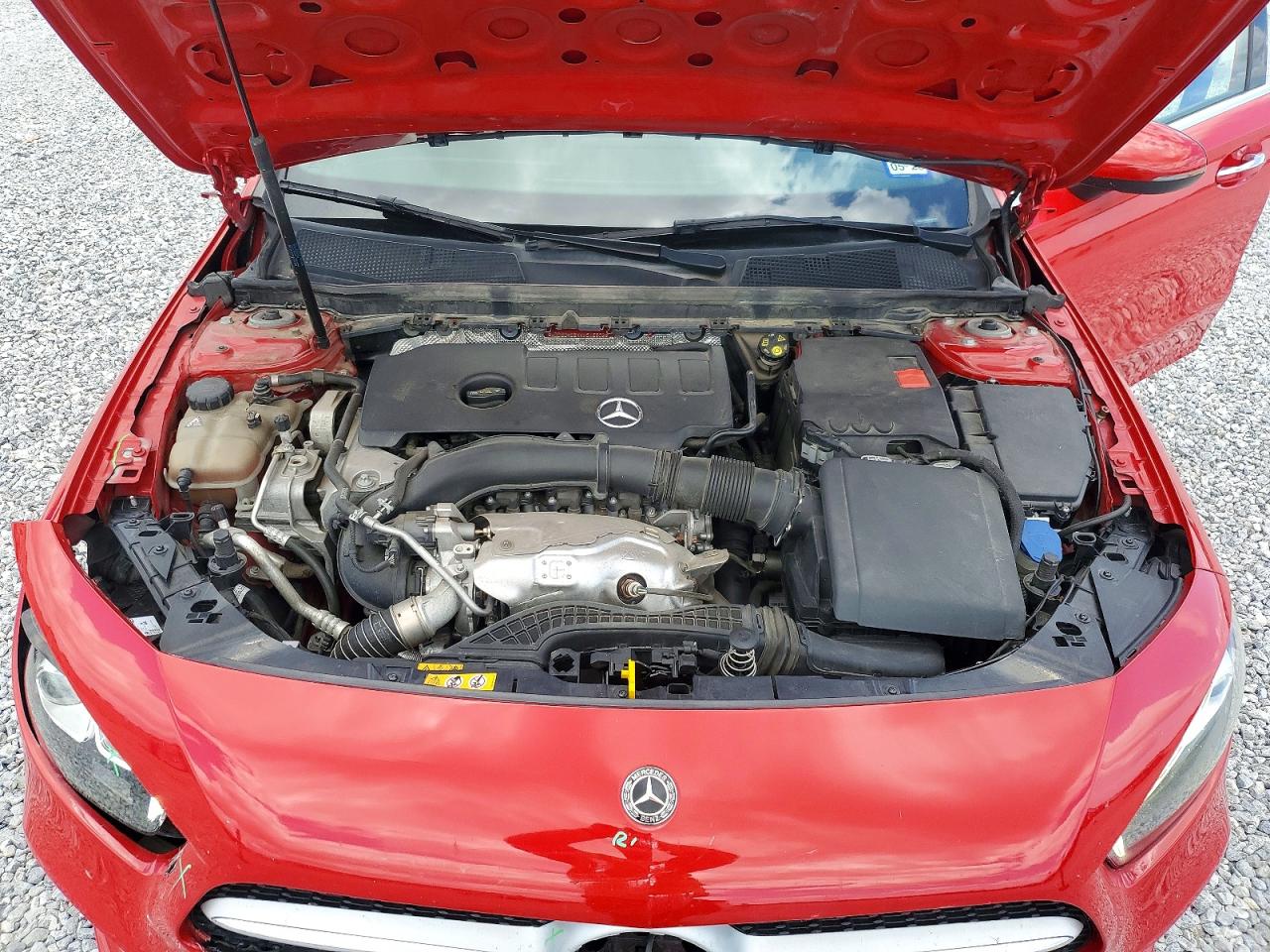 2019 Mercedes-benz A-class Red vin: WDD3G4EBXKW015802