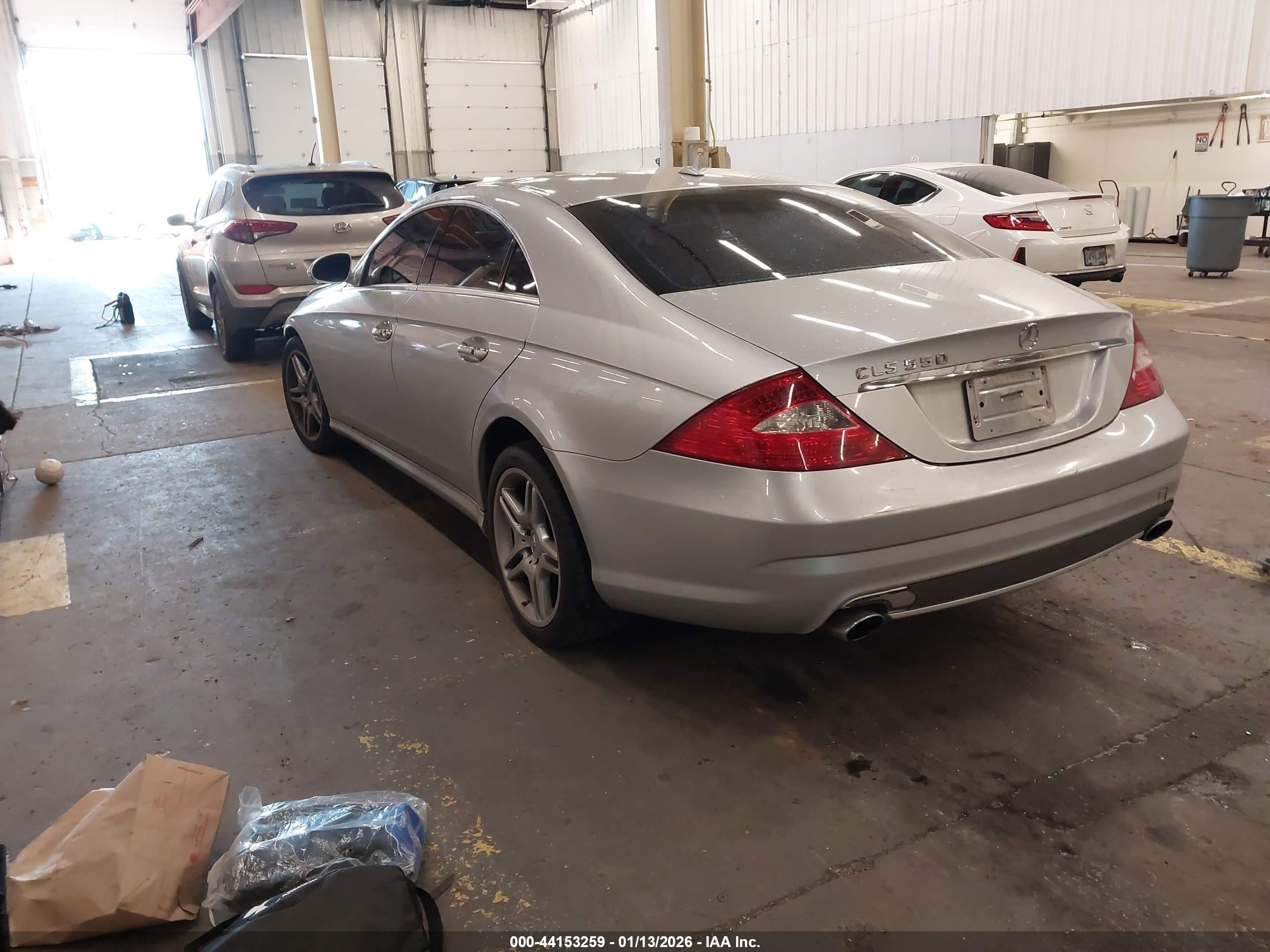 2007 Mercedes-benz Cls 550   Silver vin: WDDDJ72X07A084946