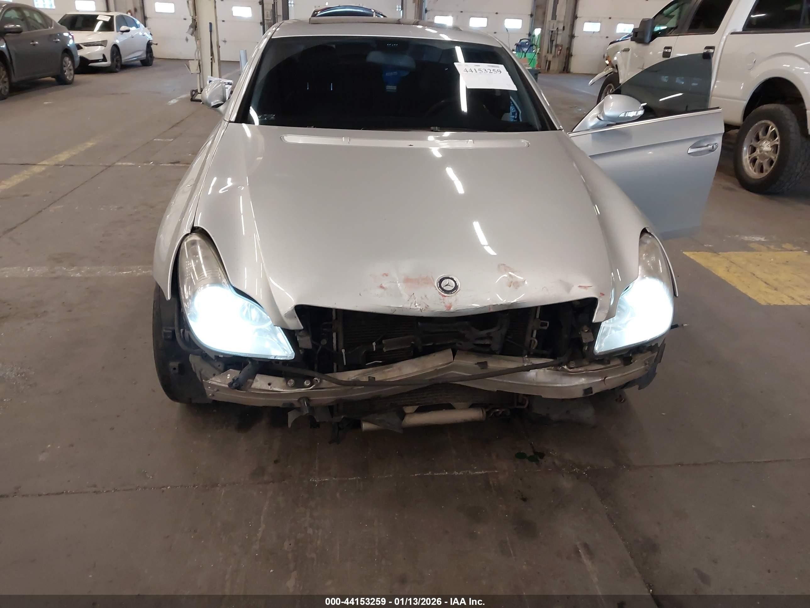 2007 Mercedes-benz Cls 550   Silver vin: WDDDJ72X07A084946