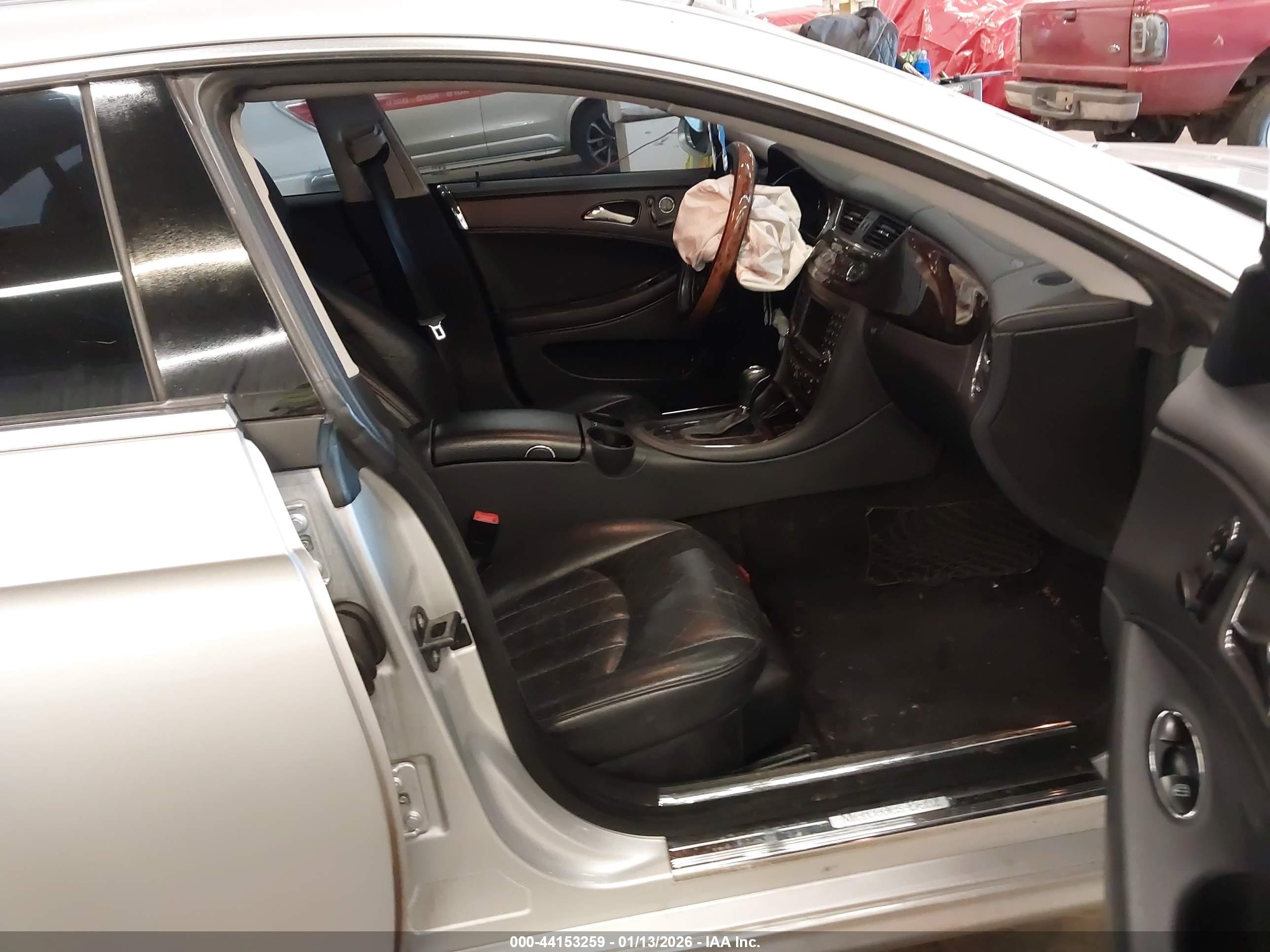 2007 Mercedes-benz Cls 550   Silver vin: WDDDJ72X07A084946