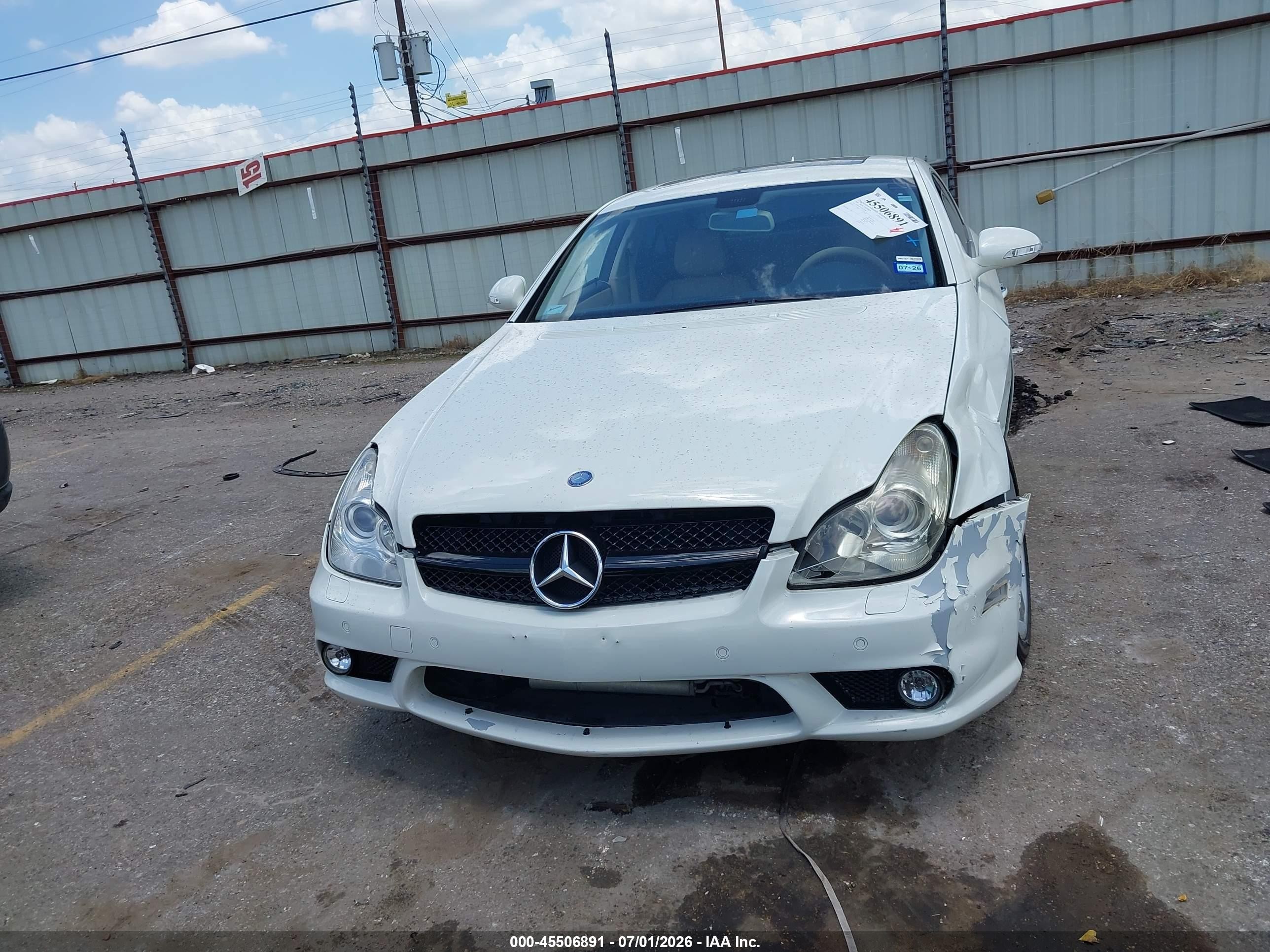 2007 Mercedes-benz Cls 550   White vin: WDDDJ72X07A102488