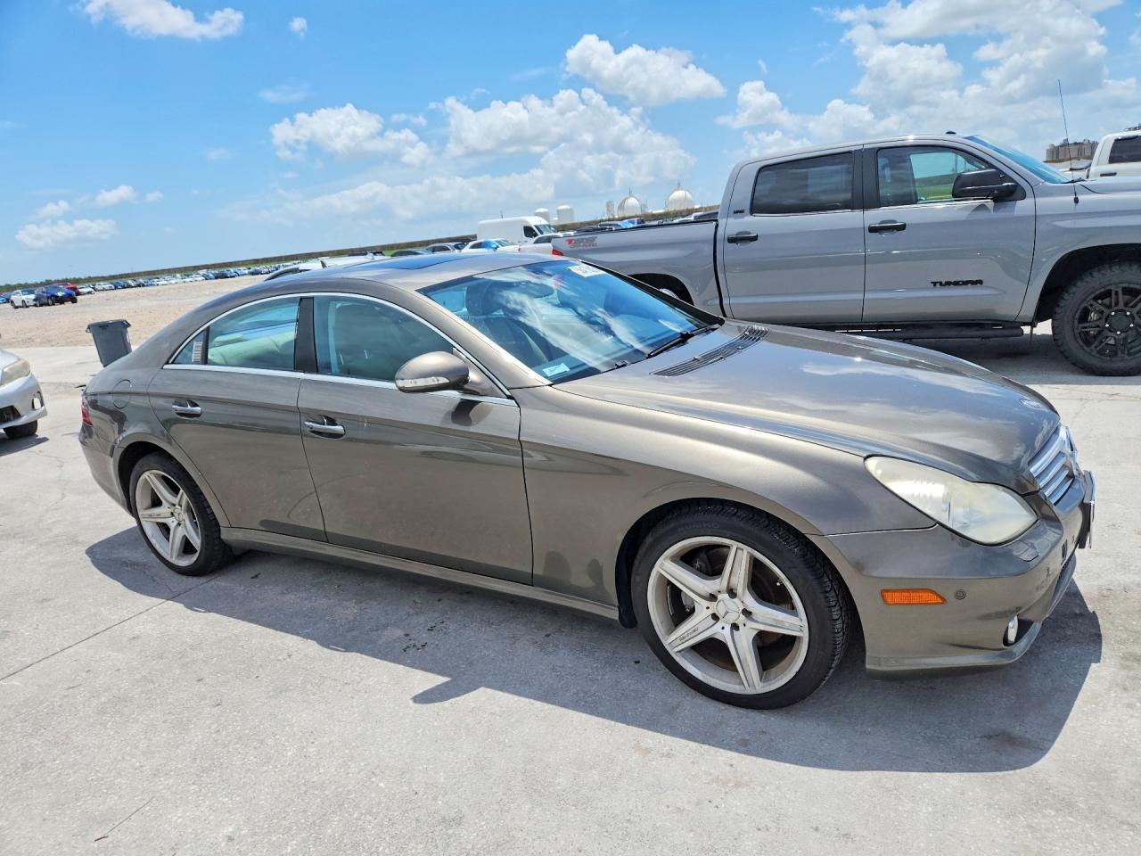 2008 Mercedes-benz Cls 550 Gray vin: WDDDJ72X08A128073