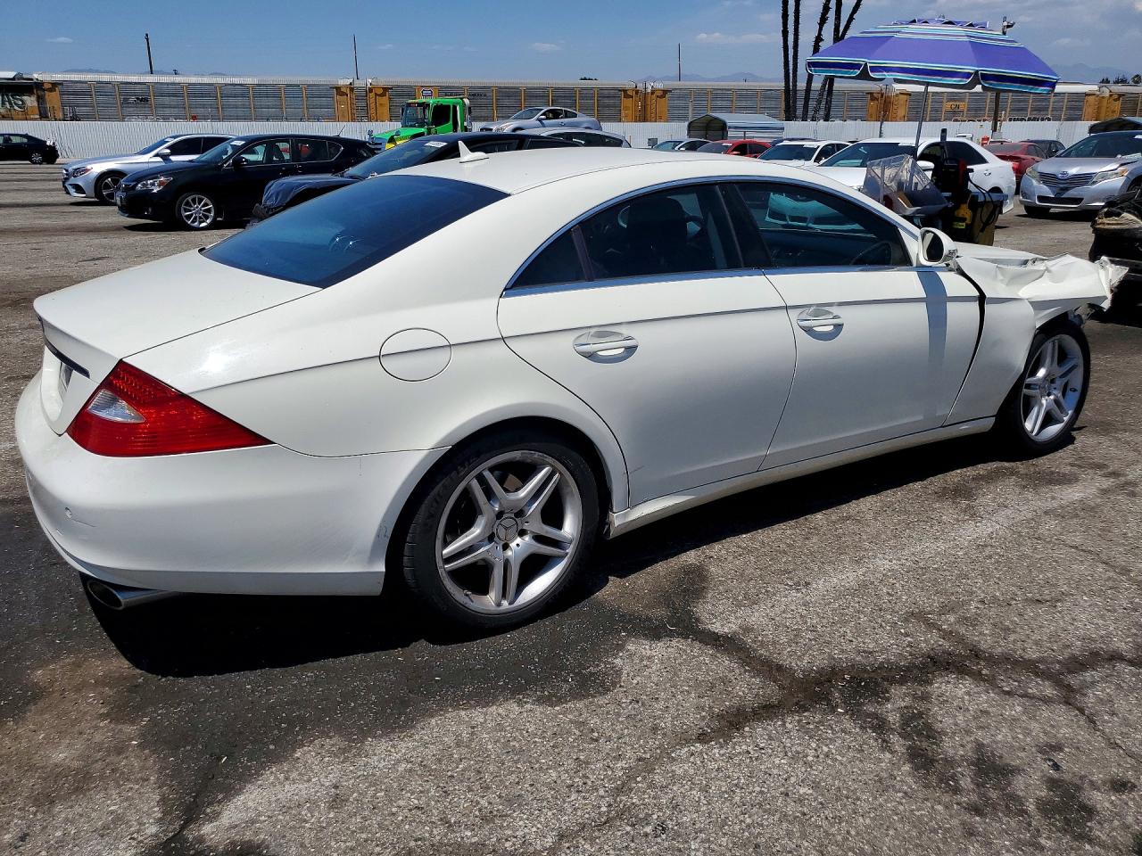 2007 Mercedes-benz Cls 550 White vin: WDDDJ72X27A099500
