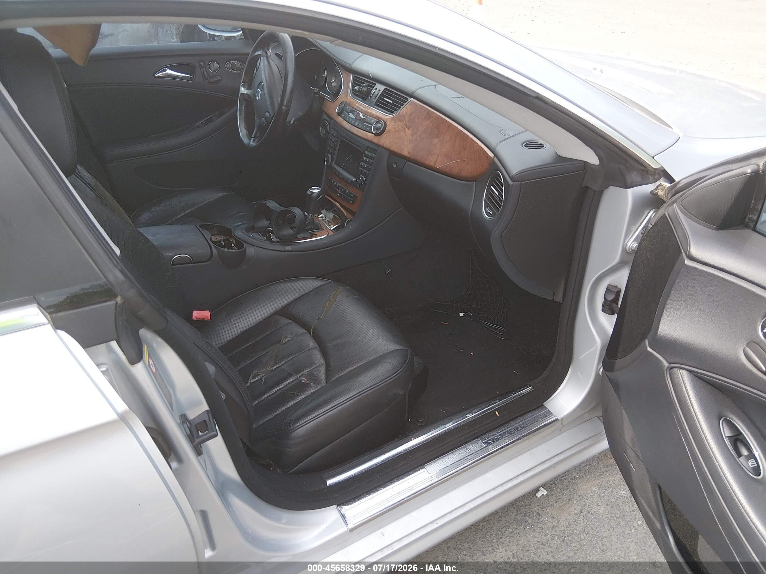 2008 Mercedes-benz Cls 550   Silver vin: WDDDJ72X28A132688