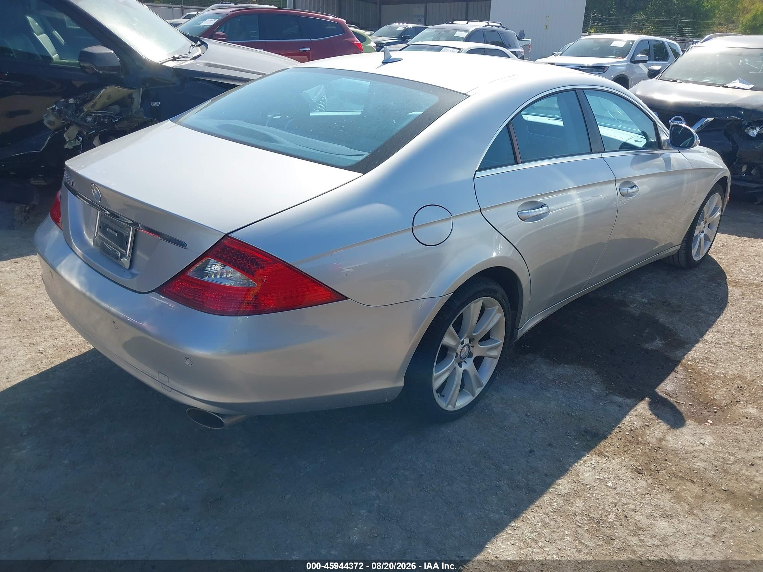 2008 Mercedes-benz Cls 550   Silver vin: WDDDJ72X58A117618