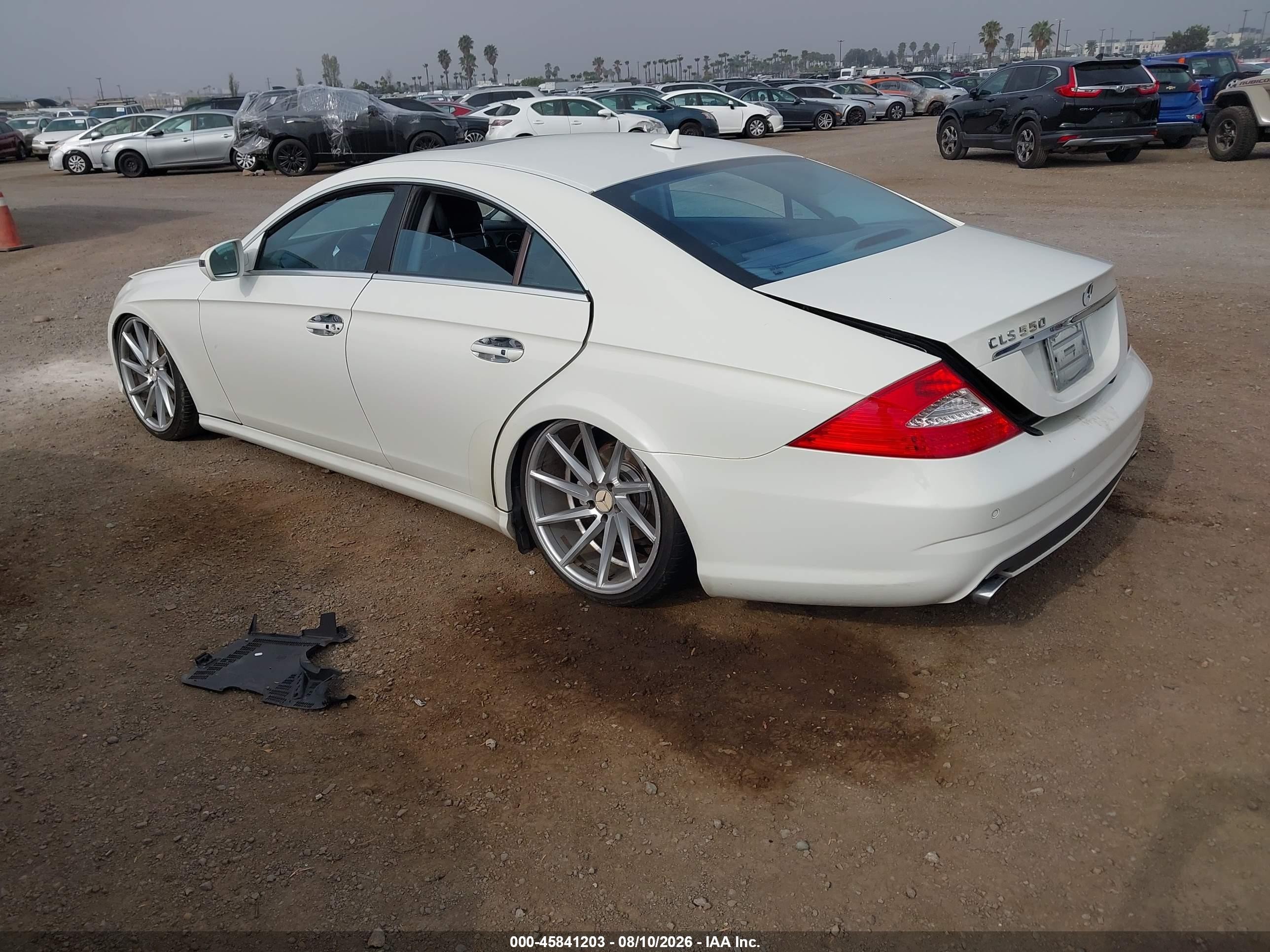 2009 Mercedes-benz Cls 550   White vin: WDDDJ72X89A144815