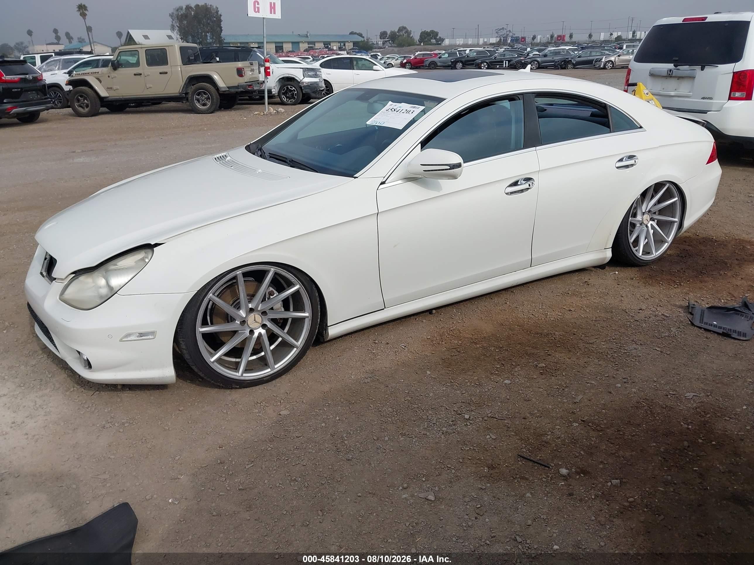 2009 Mercedes-benz Cls 550   White vin: WDDDJ72X89A144815