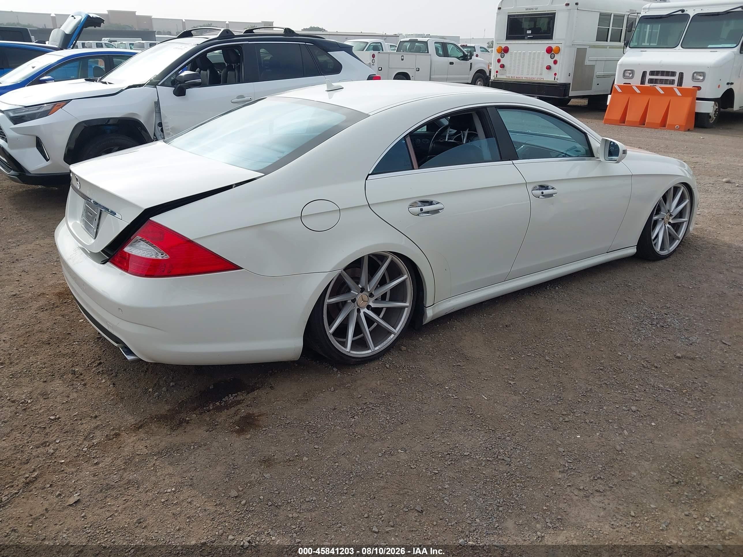 2009 Mercedes-benz Cls 550   White vin: WDDDJ72X89A144815