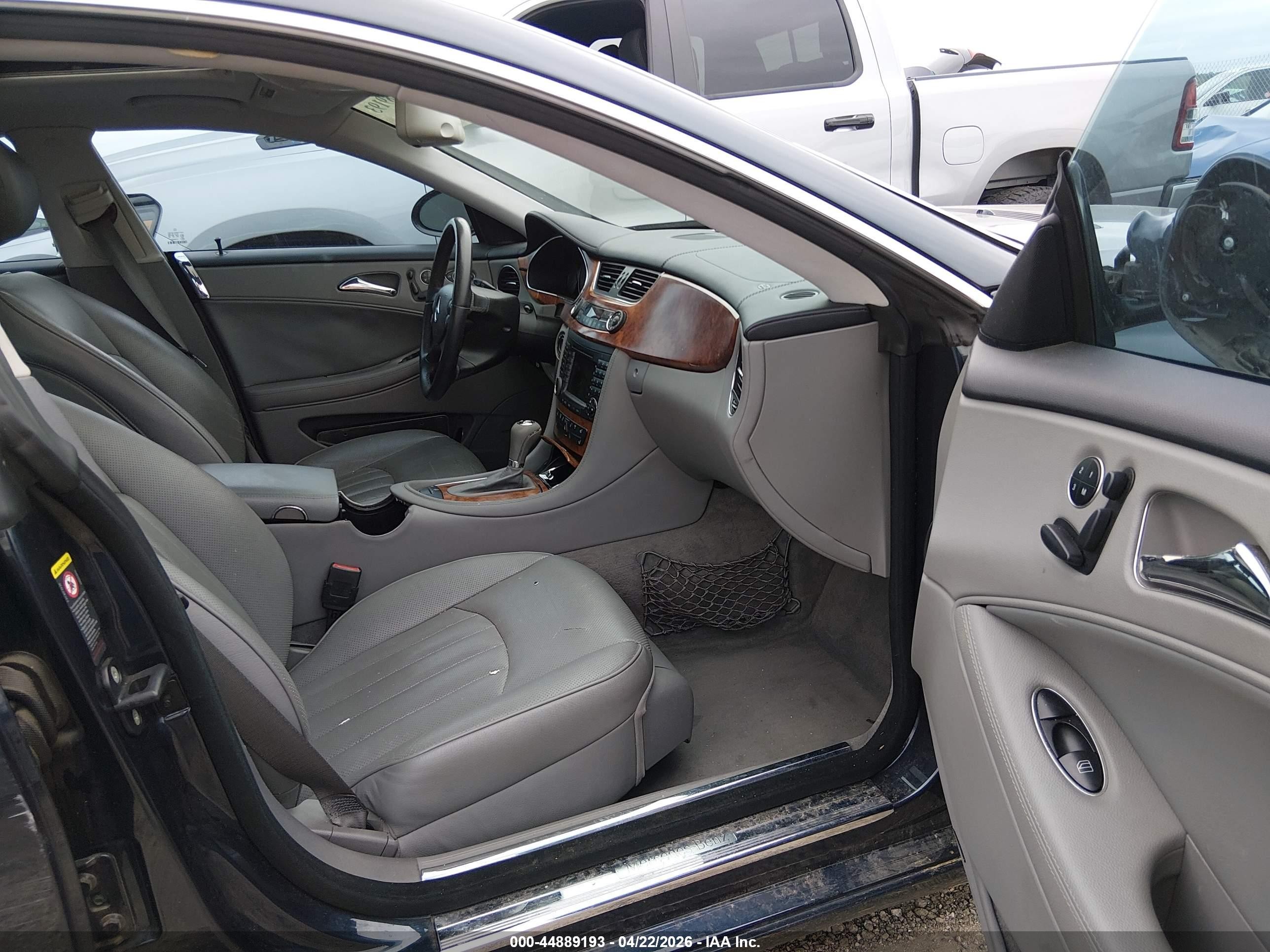 2006 Mercedes-benz Cls 500   Navy vin: WDDDJ75X06A068286