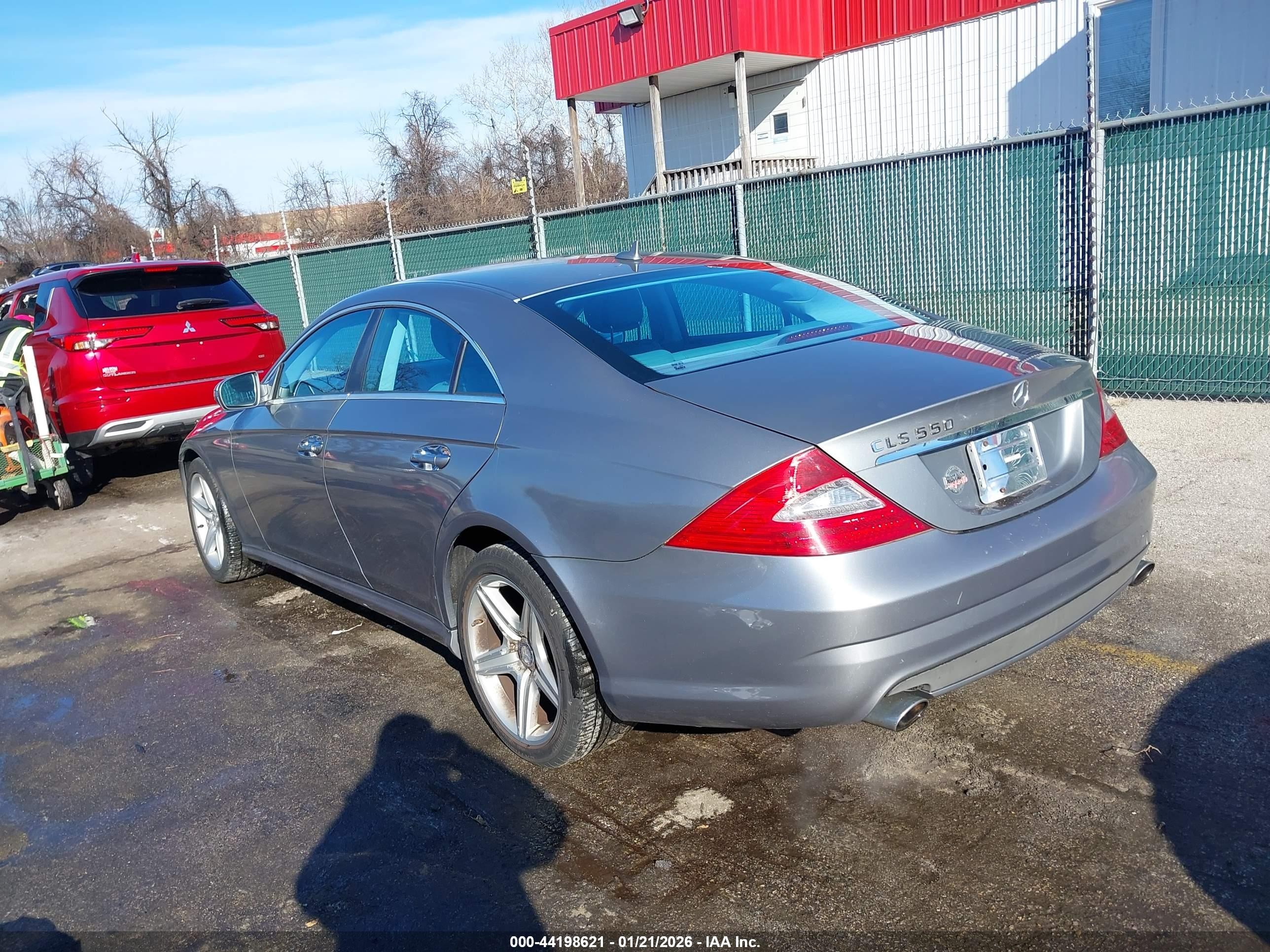 2010 Mercedes-benz Cls 550   Silver vin: WDDDJ7CB3AA163490