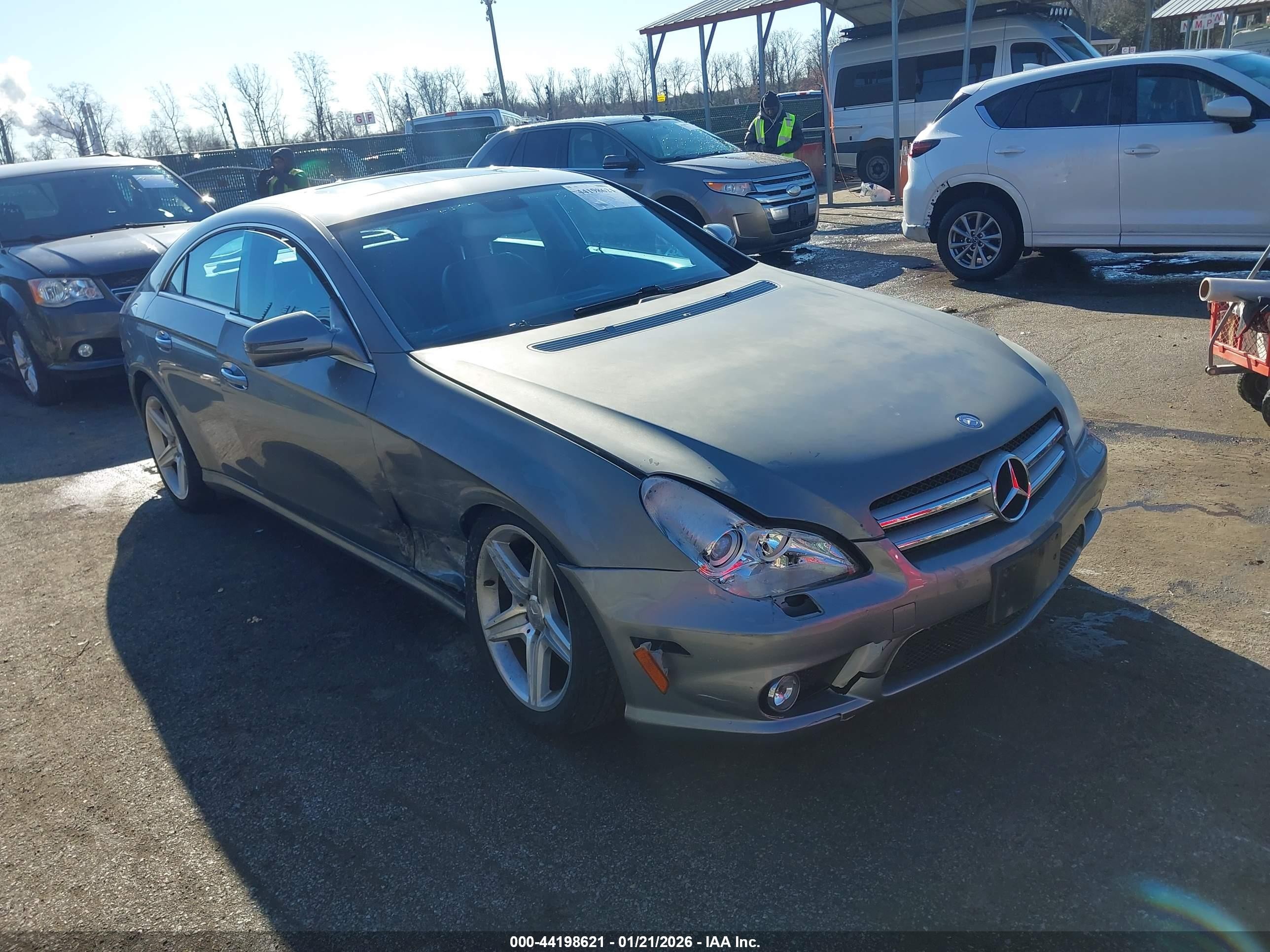 2010 Mercedes-benz Cls 550   Silver vin: WDDDJ7CB3AA163490