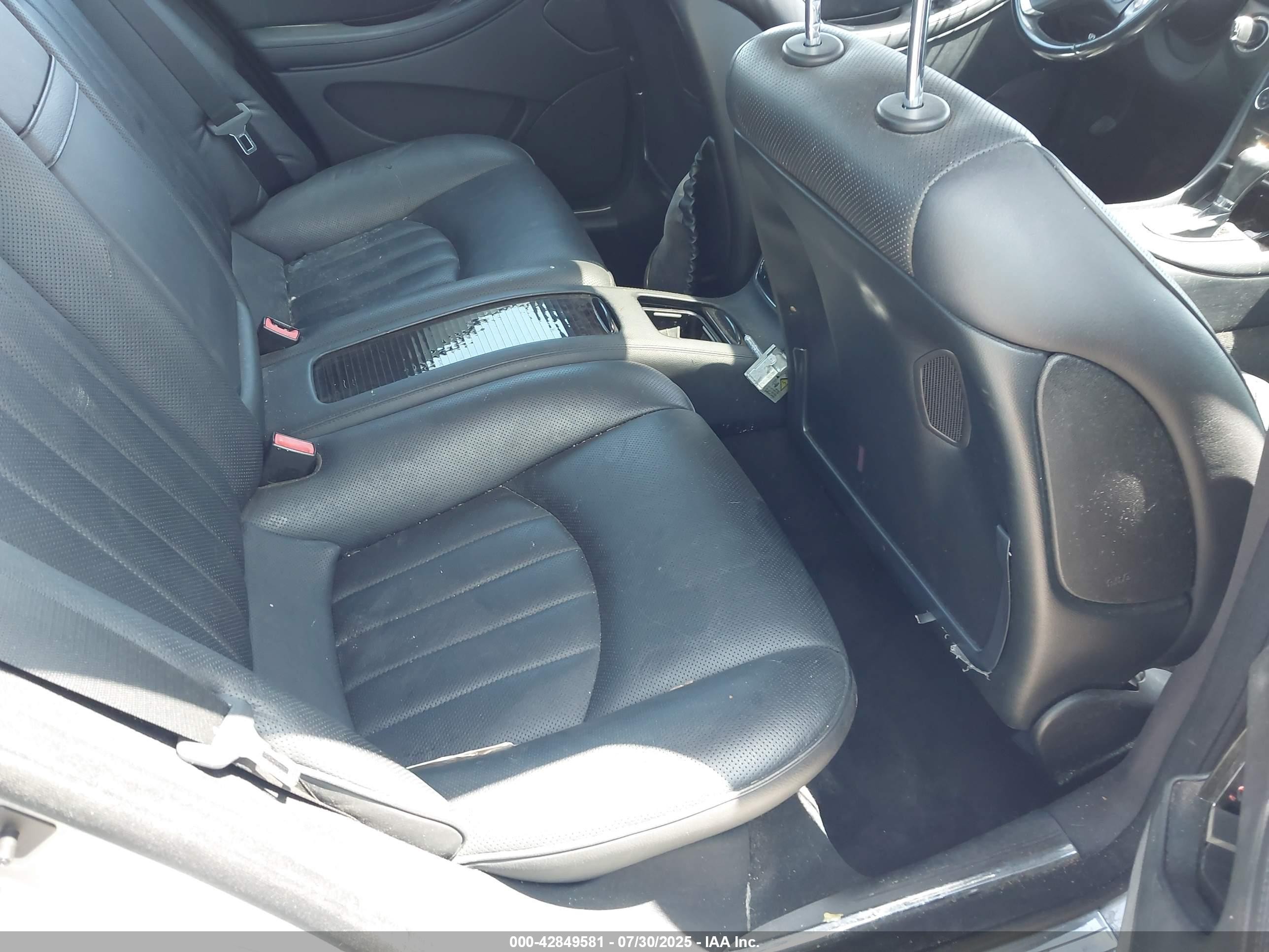 2010 Mercedes-benz Cls 550   Gray vin: WDDDJ7CB4AA163465
