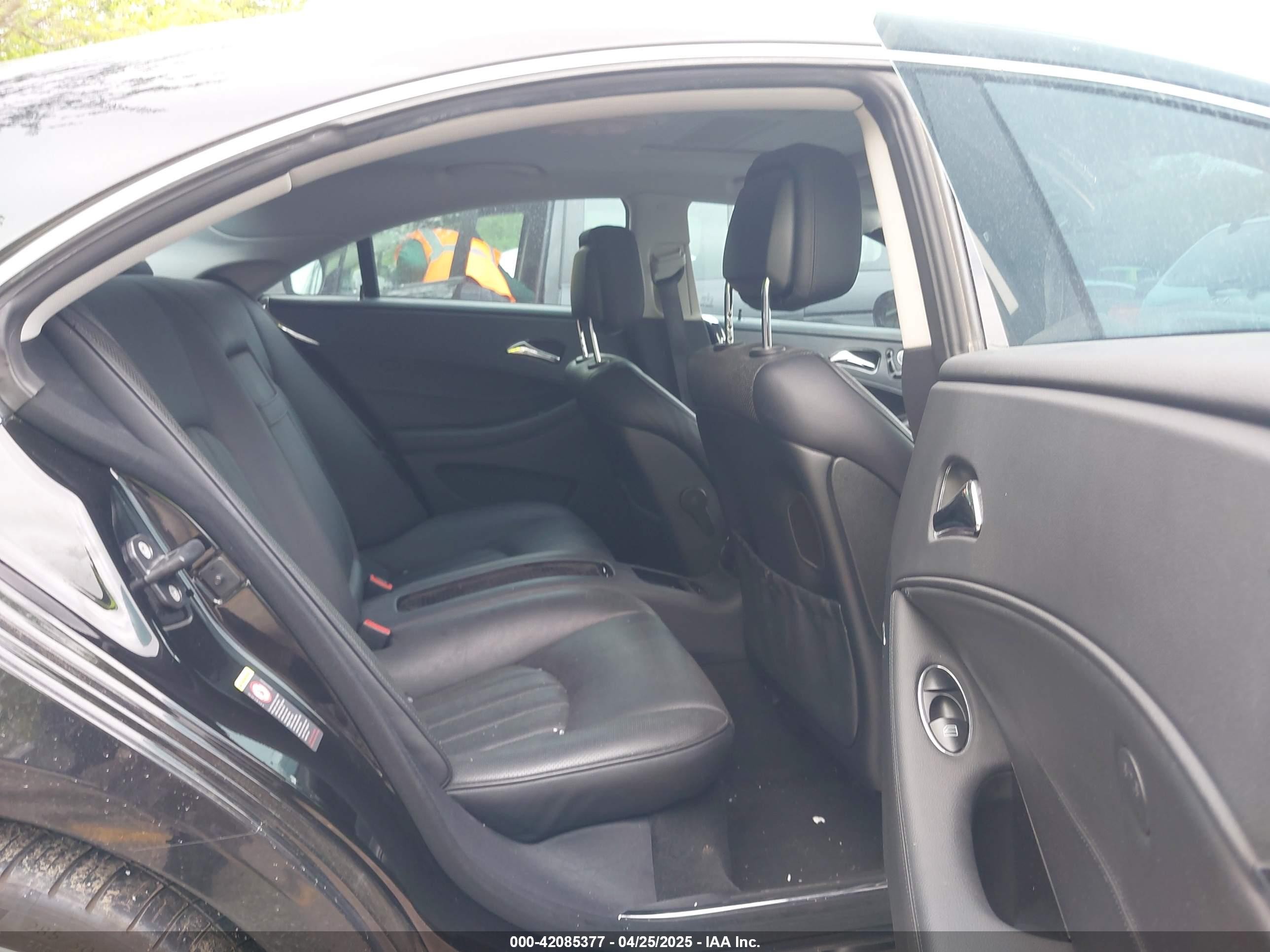 2010 Mercedes-benz Cls 550   Black vin: WDDDJ7CB4AA164339