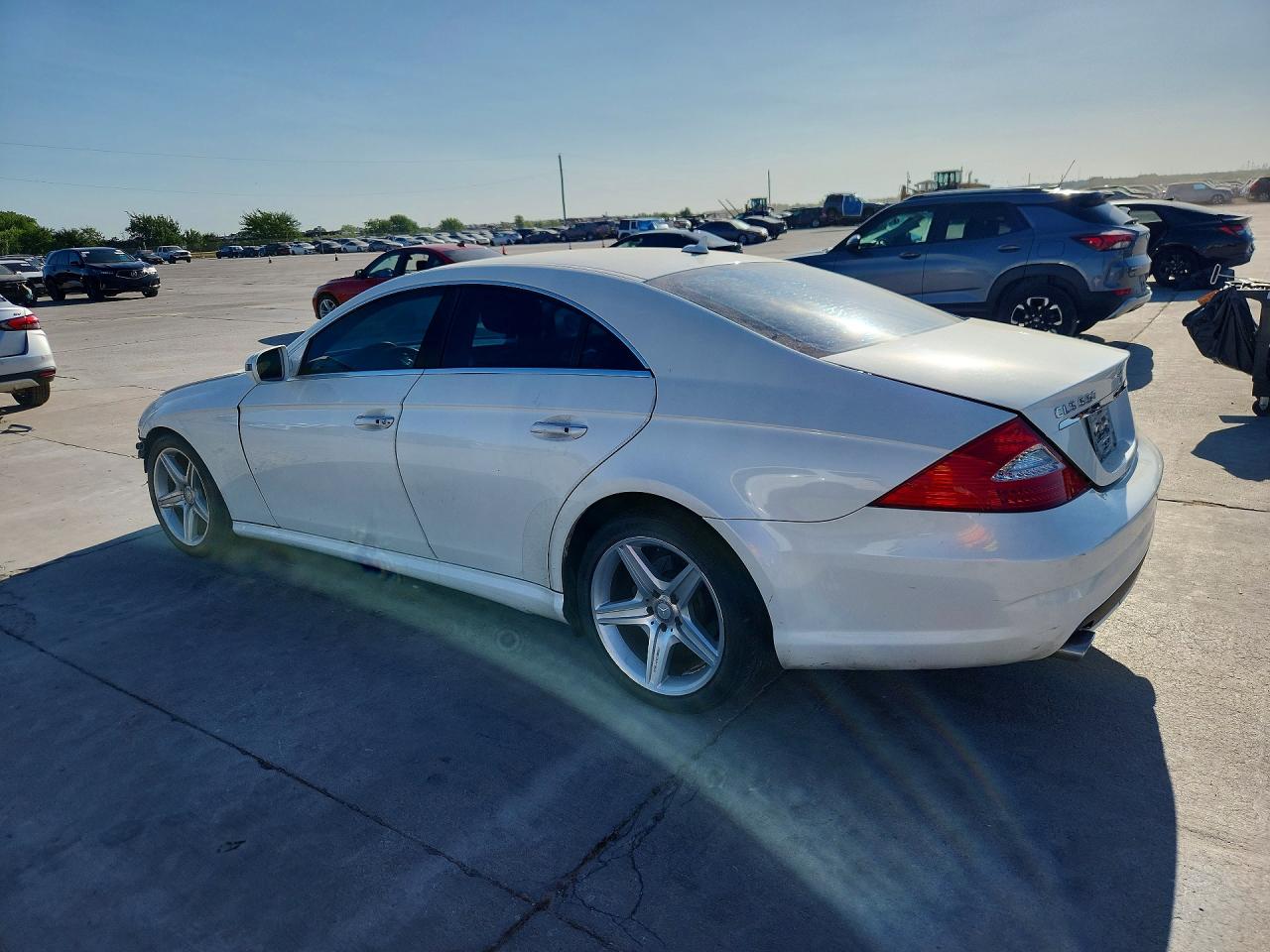 2011 Mercedes-benz Cls 550 White vin: WDDDJ7CB5BA168398