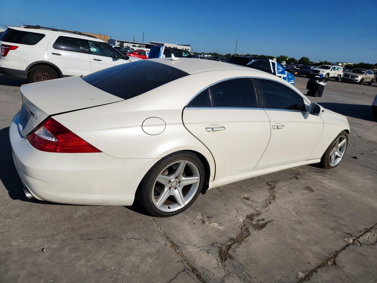 2011 Mercedes-benz Cls 550 White vin: WDDDJ7CB5BA168398