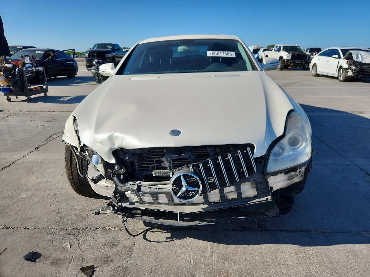 2011 Mercedes-benz Cls 550 White vin: WDDDJ7CB5BA168398