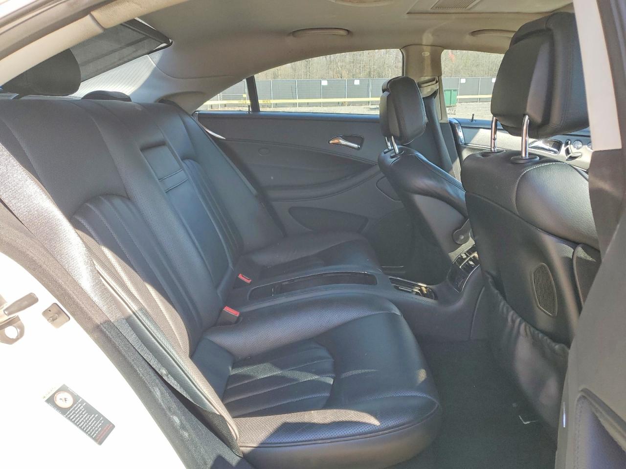 2010 Mercedes-benz Cls 550 White vin: WDDDJ7CB7AA164495