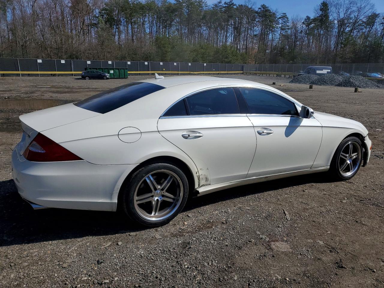 2010 Mercedes-benz Cls 550 White vin: WDDDJ7CB7AA164495