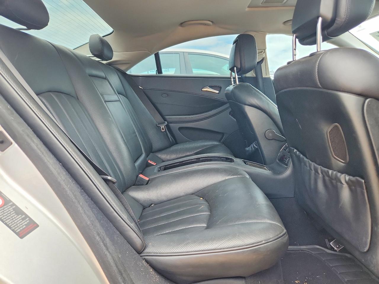 2011 Mercedes-benz Cls 550 Серебряный vin: WDDDJ7CB7BA170301