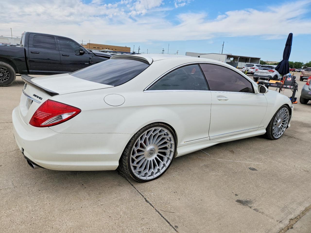 2007 Mercedes-benz Cl 550 White vin: WDDEJ71X17A006309