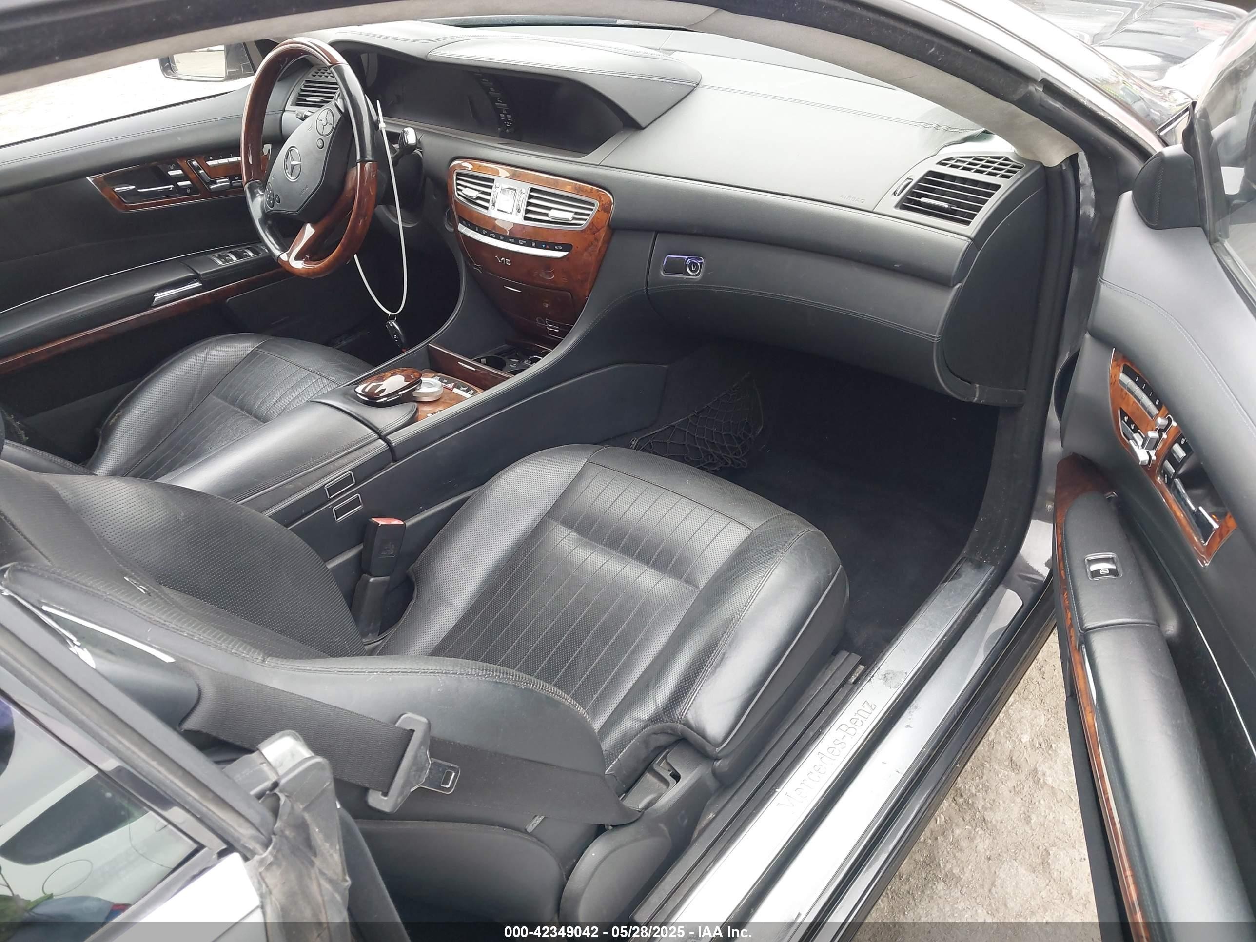 2011 Mercedes-benz Cl 600   Серый vin: WDDEJ7GB5BA026616