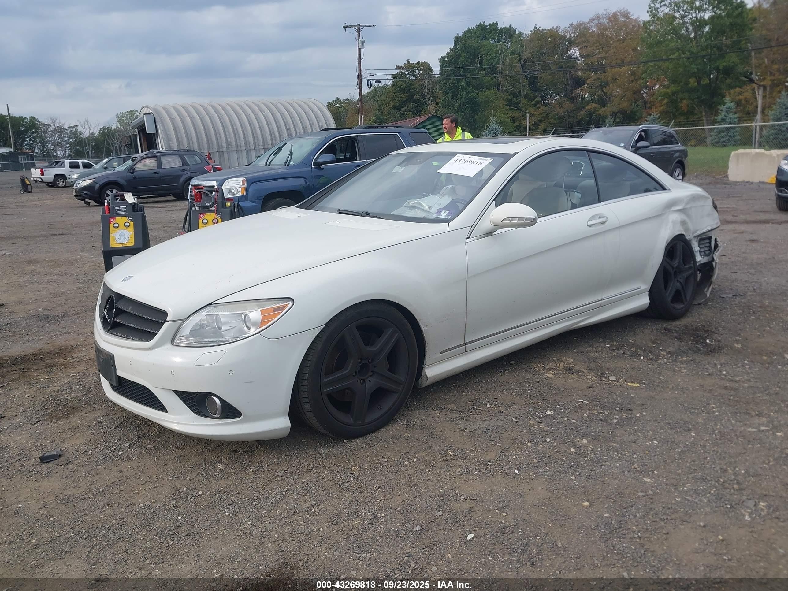 2009 Mercedes-benz Cl 550 4matic Белый vin: WDDEJ86X39A021038