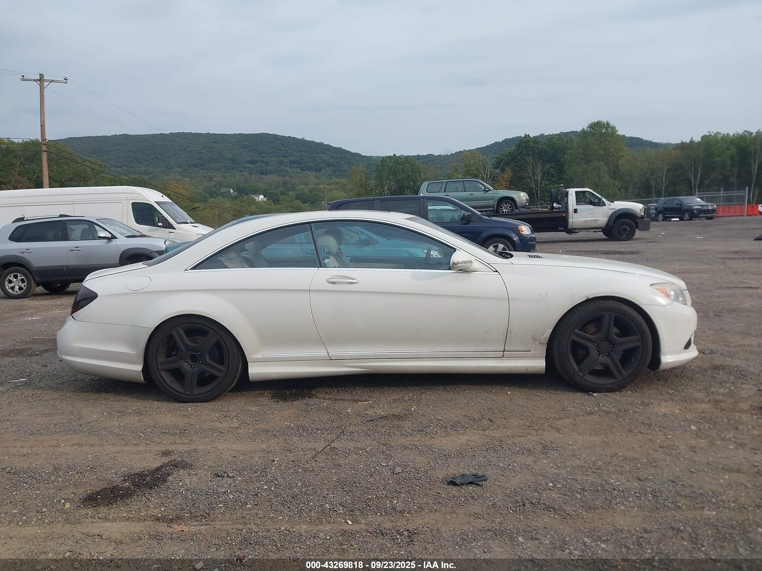 2009 Mercedes-benz Cl 550 4matic Белый vin: WDDEJ86X39A021038