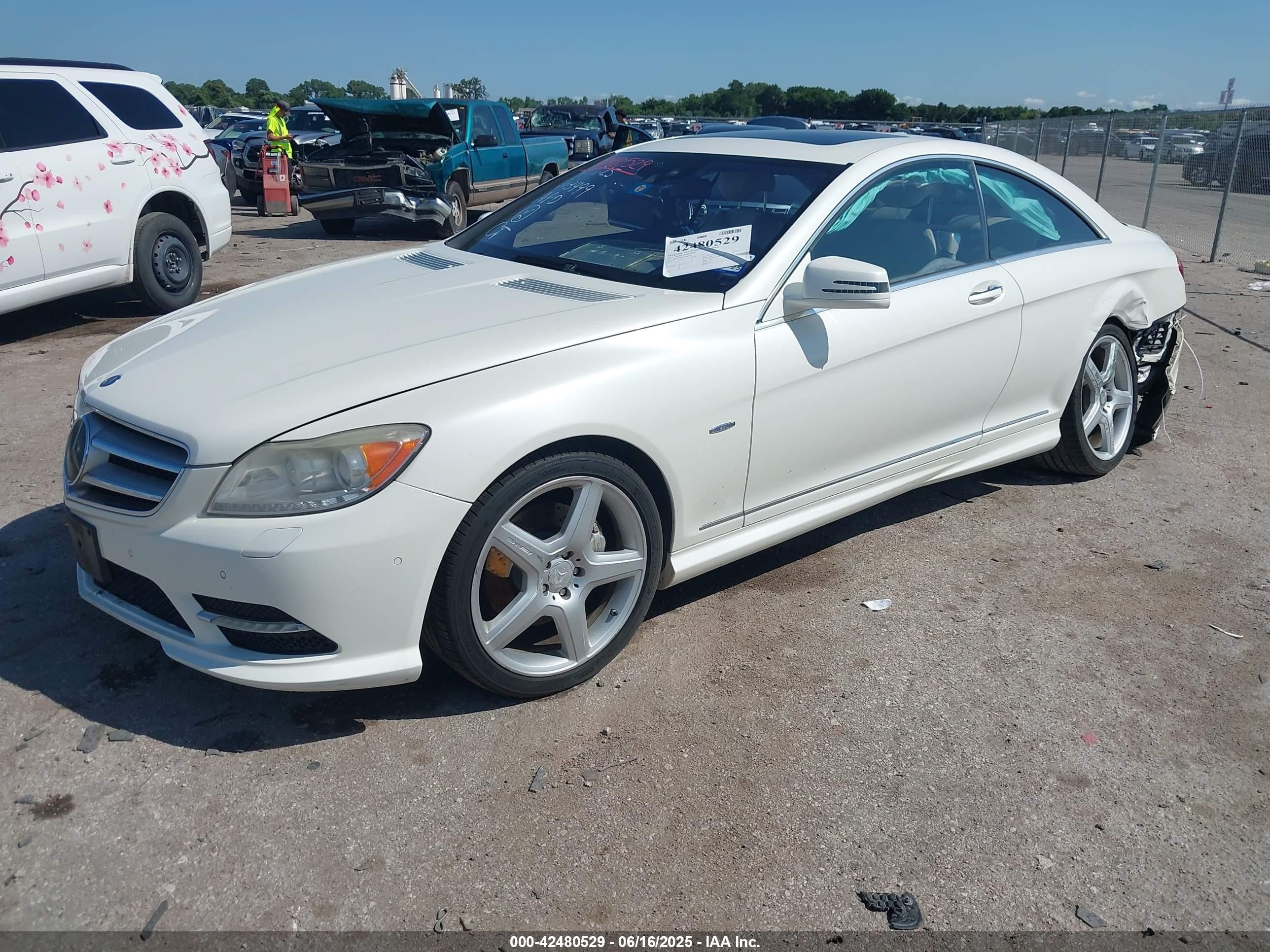 2012 Mercedes-benz Cl 550 4matic White vin: WDDEJ9EB3CA028686