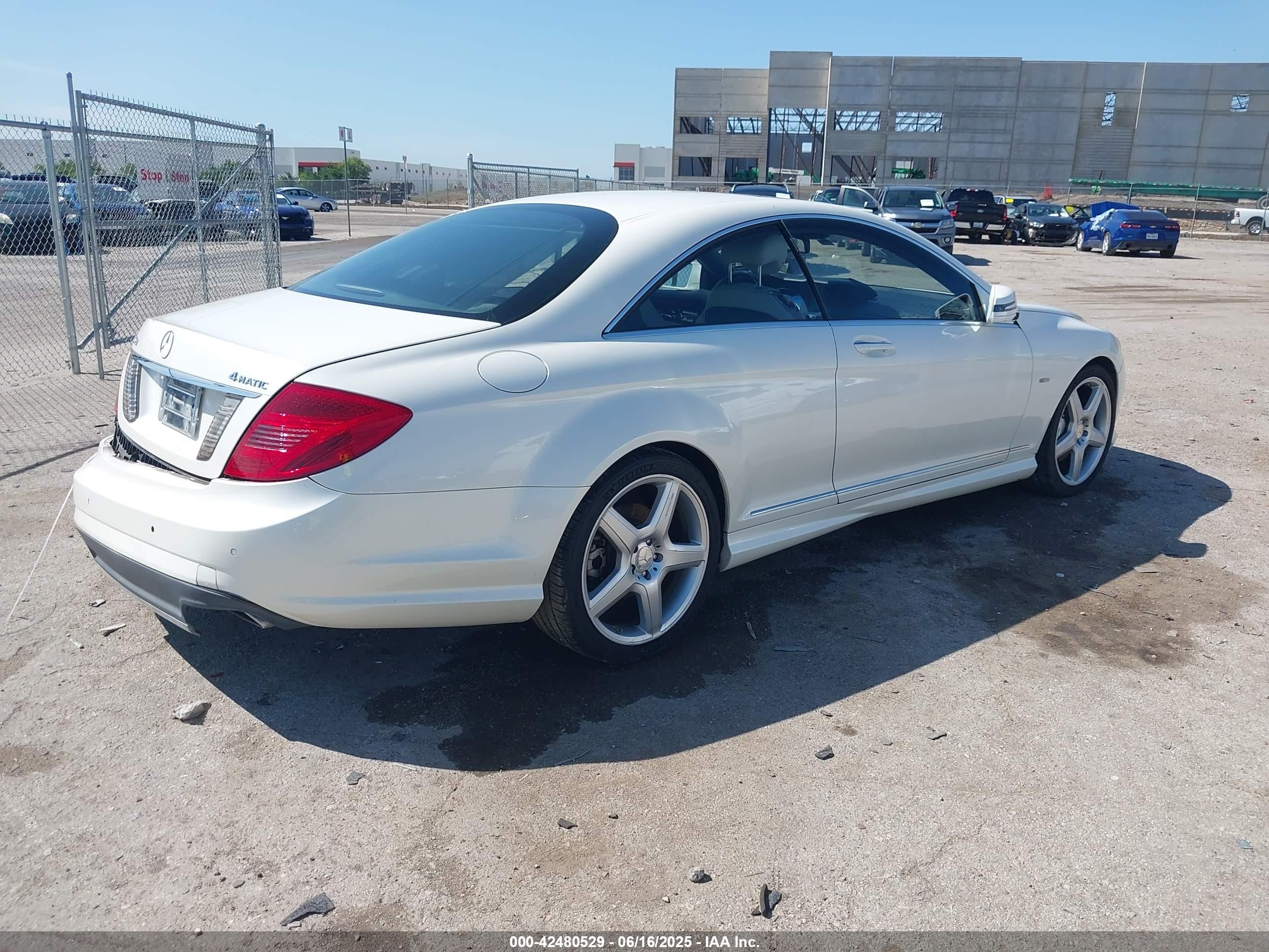 2012 Mercedes-benz Cl 550 4matic White vin: WDDEJ9EB3CA028686