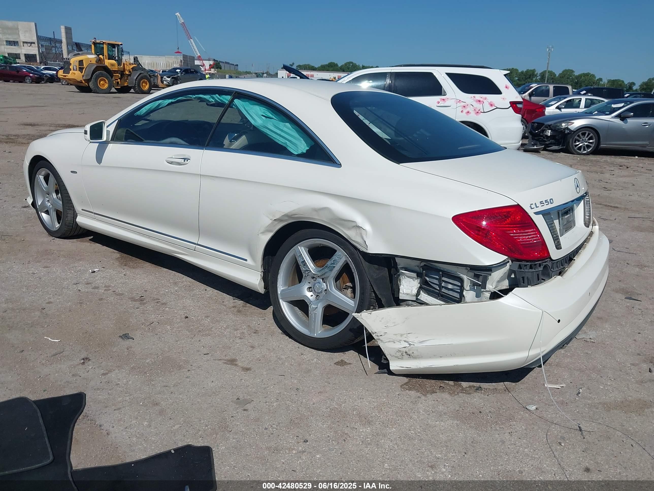 2012 Mercedes-benz Cl 550 4matic White vin: WDDEJ9EB3CA028686