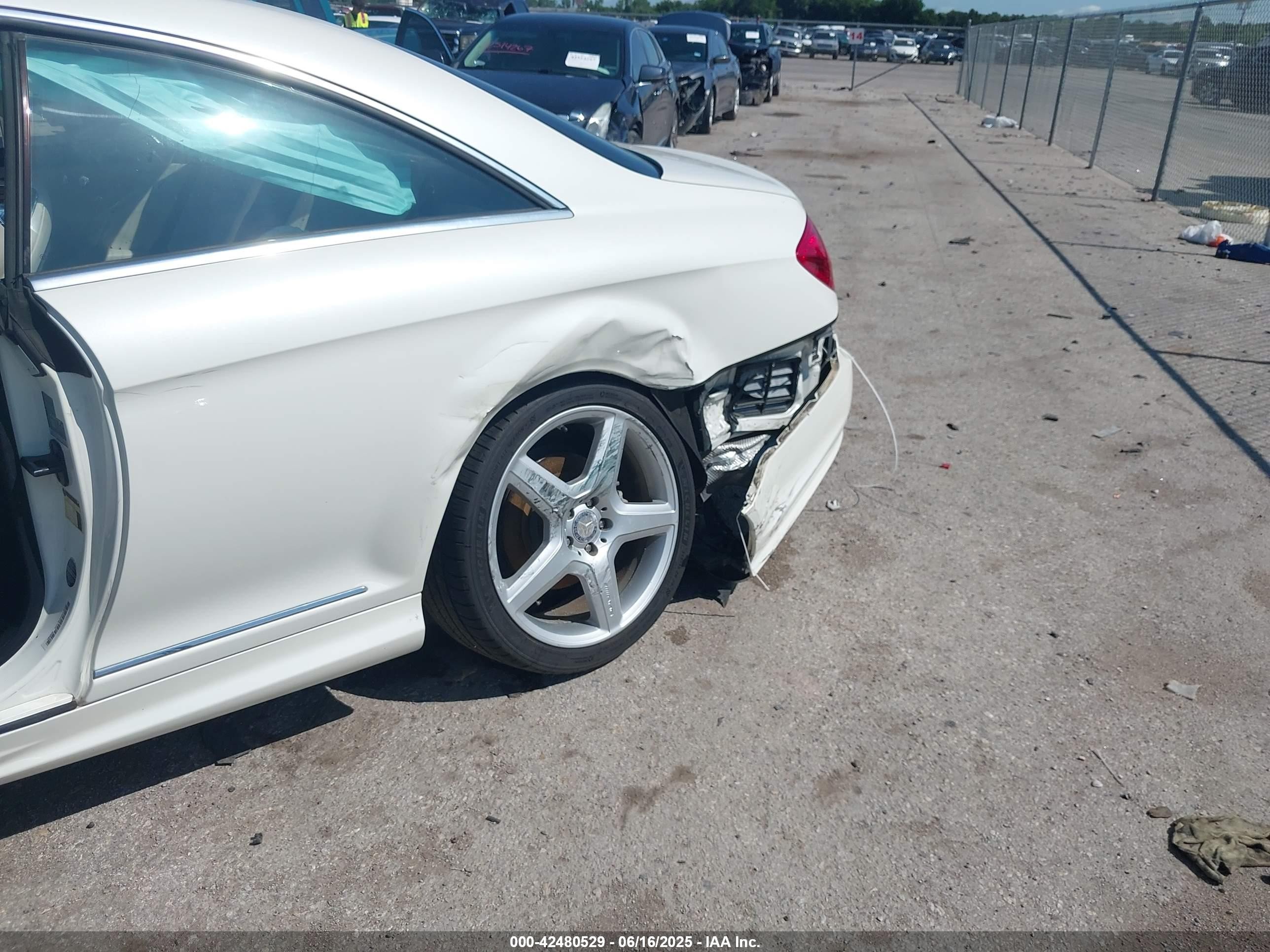 2012 Mercedes-benz Cl 550 4matic White vin: WDDEJ9EB3CA028686
