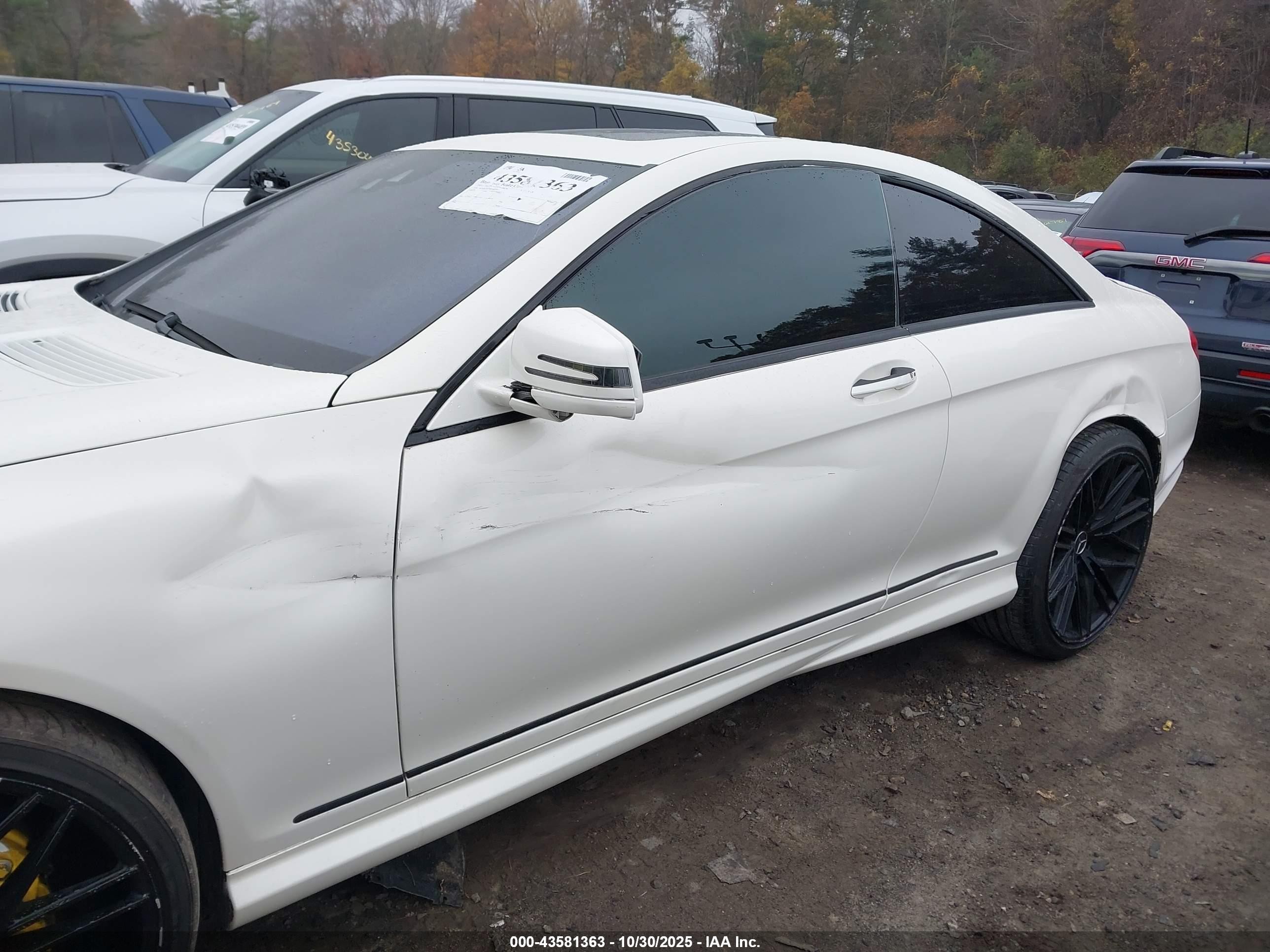 2011 Mercedes-benz Cl 550 4matic White vin: WDDEJ9EB5BA026811