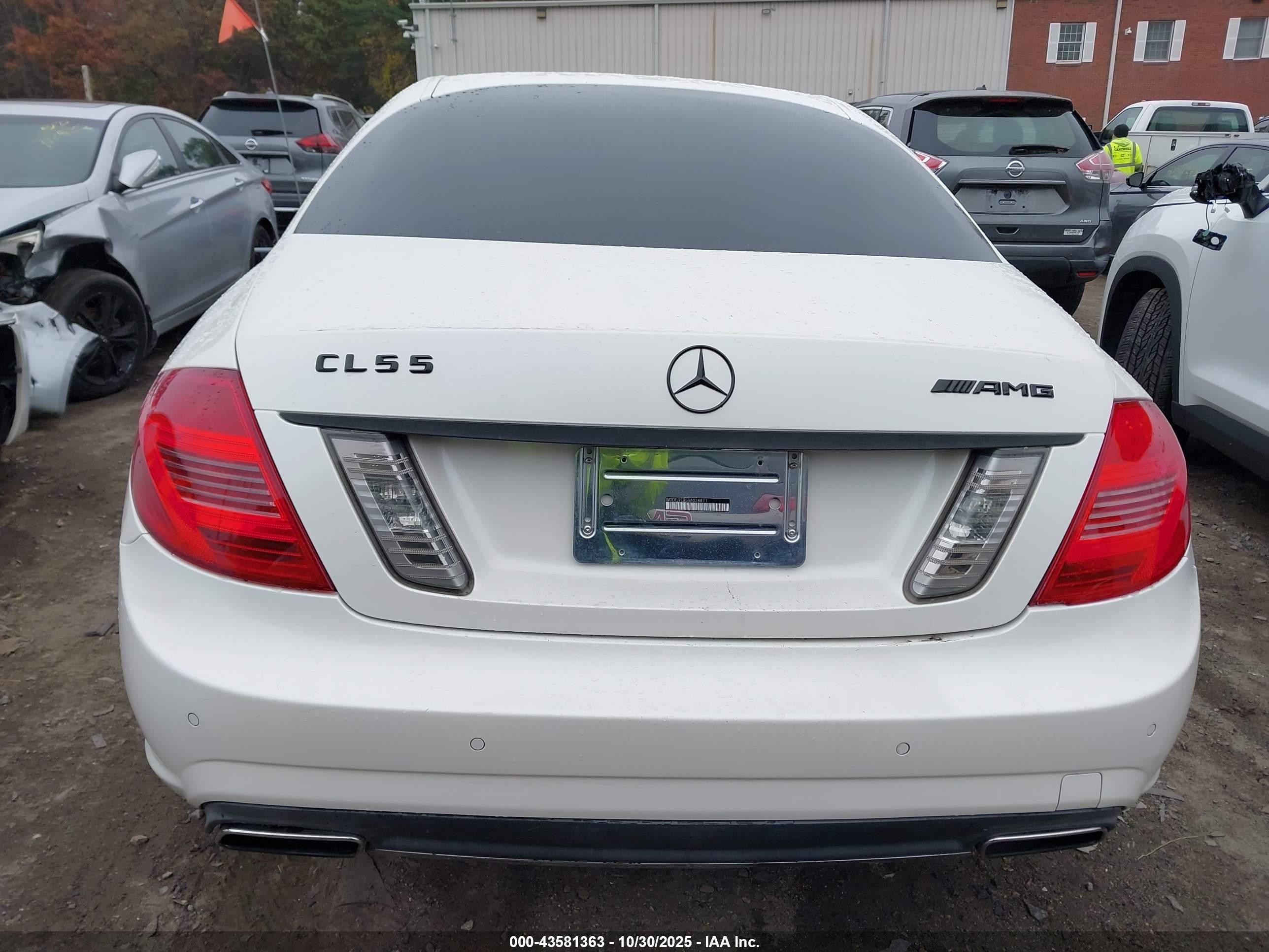 2011 Mercedes-benz Cl 550 4matic White vin: WDDEJ9EB5BA026811