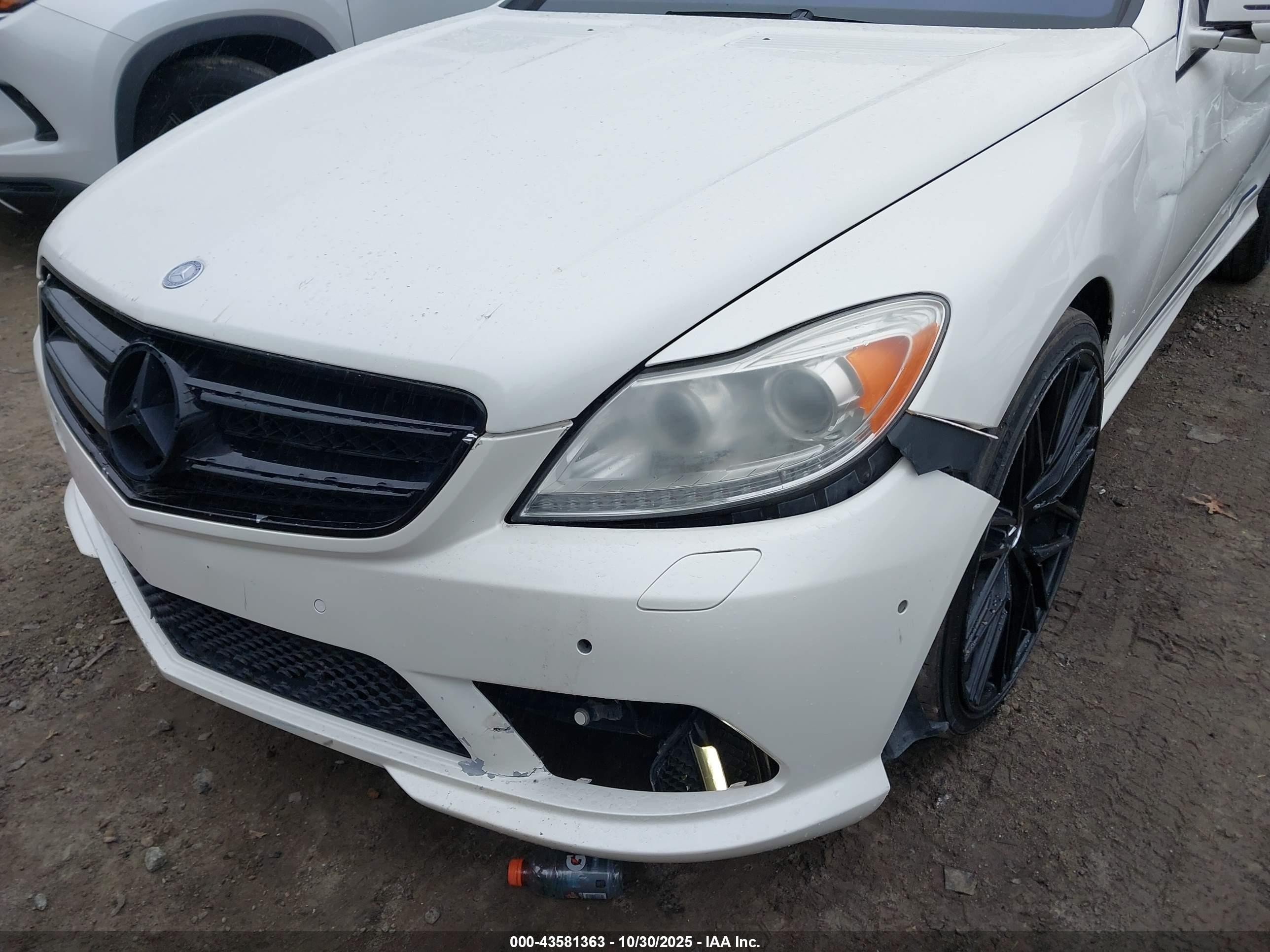 2011 Mercedes-benz Cl 550 4matic White vin: WDDEJ9EB5BA026811