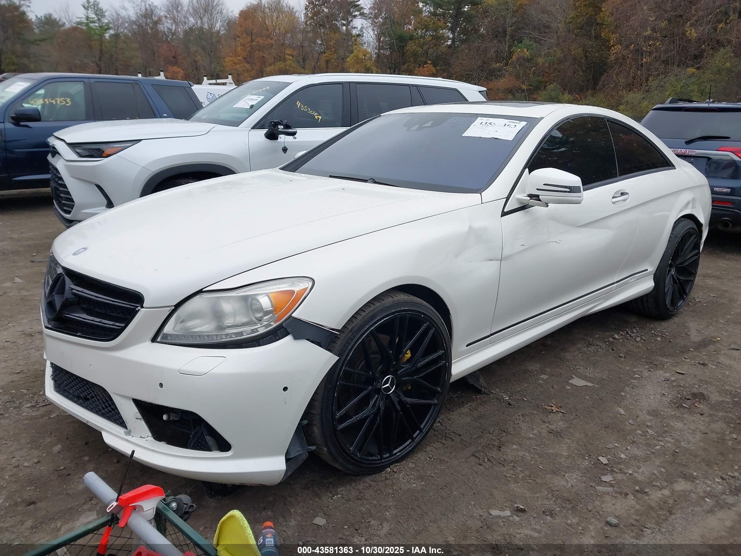 2011 Mercedes-benz Cl 550 4matic White vin: WDDEJ9EB5BA026811