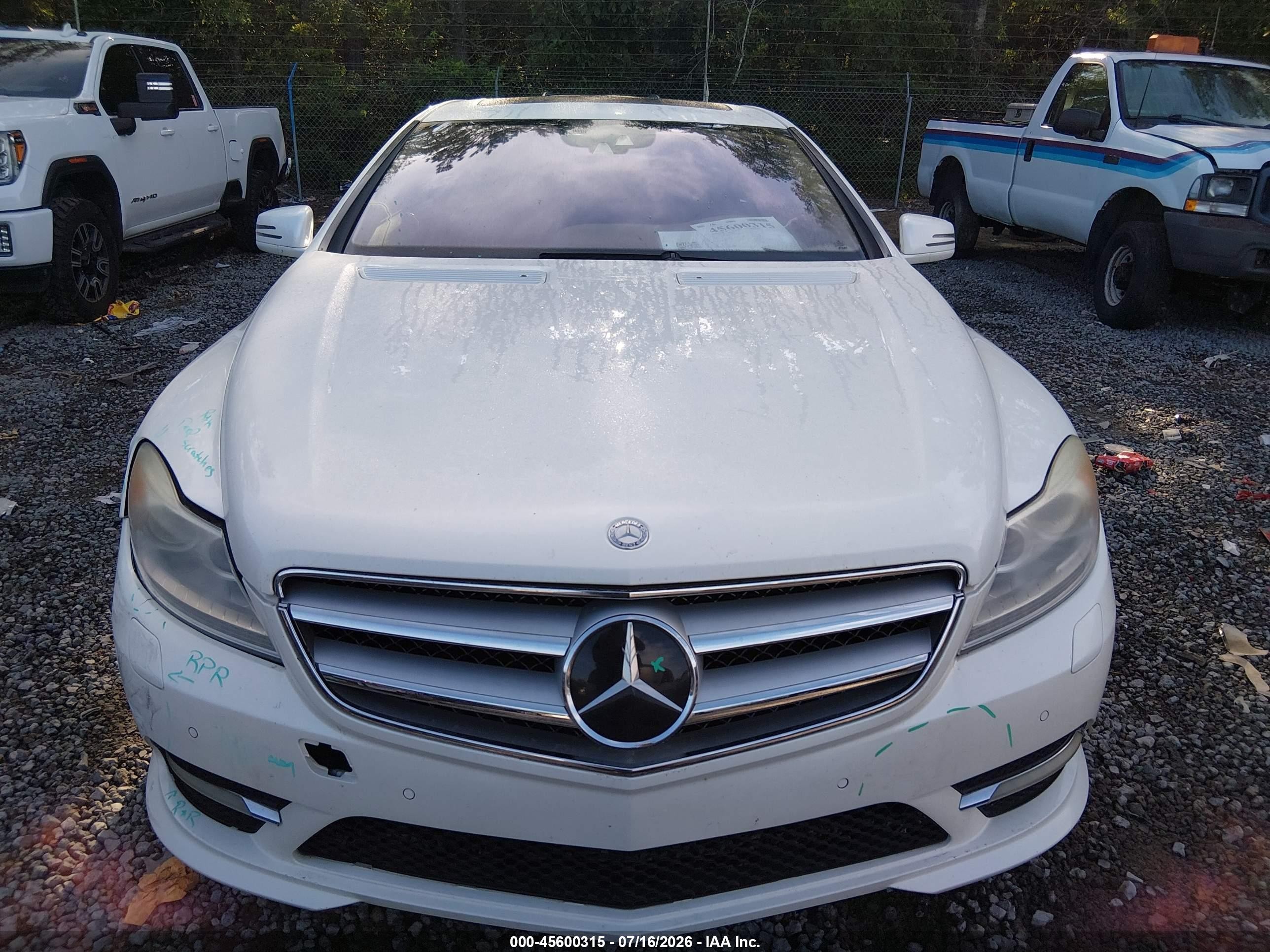 2011 Mercedes-benz Cl 550 4matic White vin: WDDEJ9EB9BA027203