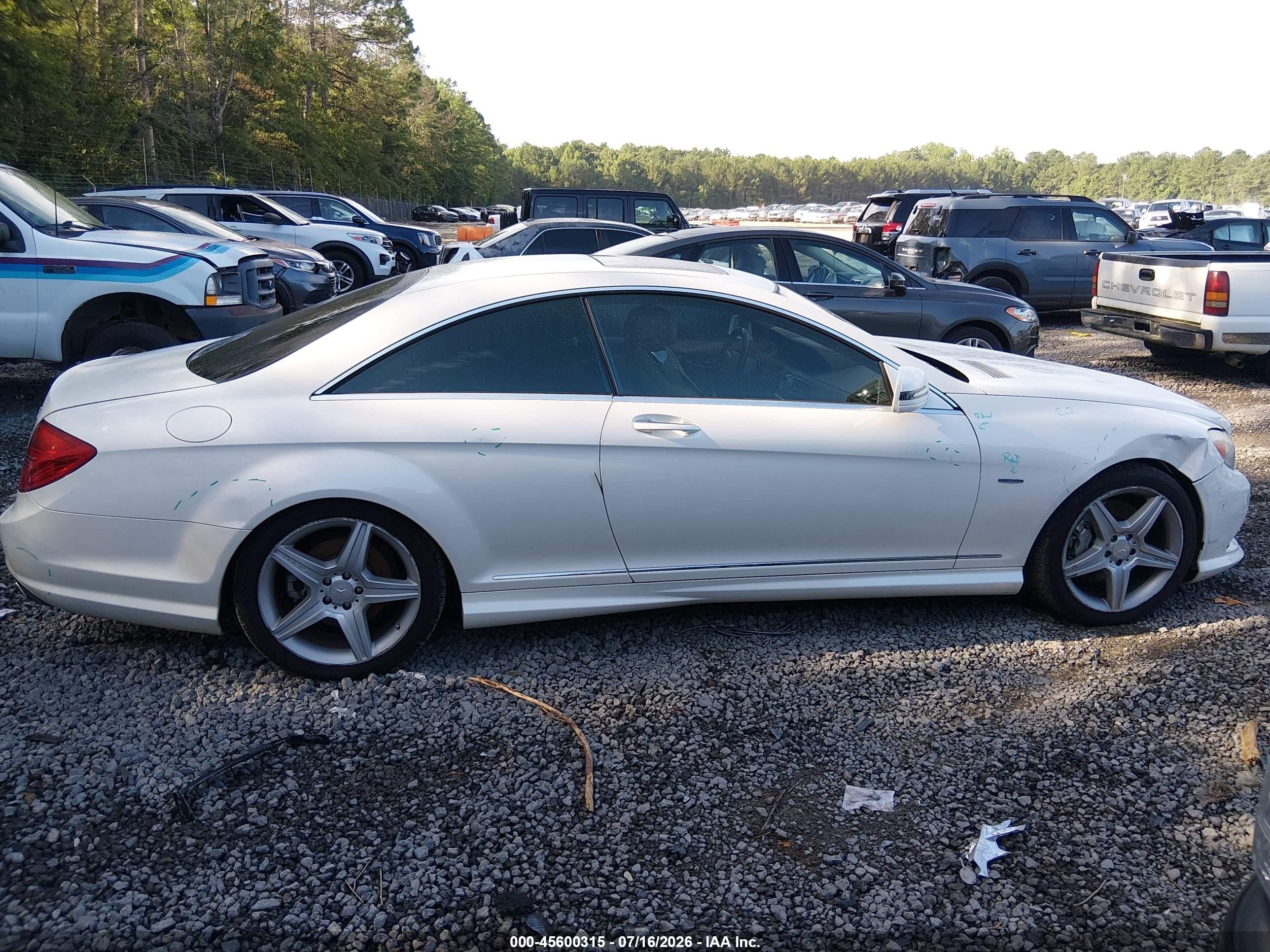 2011 Mercedes-benz Cl 550 4matic White vin: WDDEJ9EB9BA027203