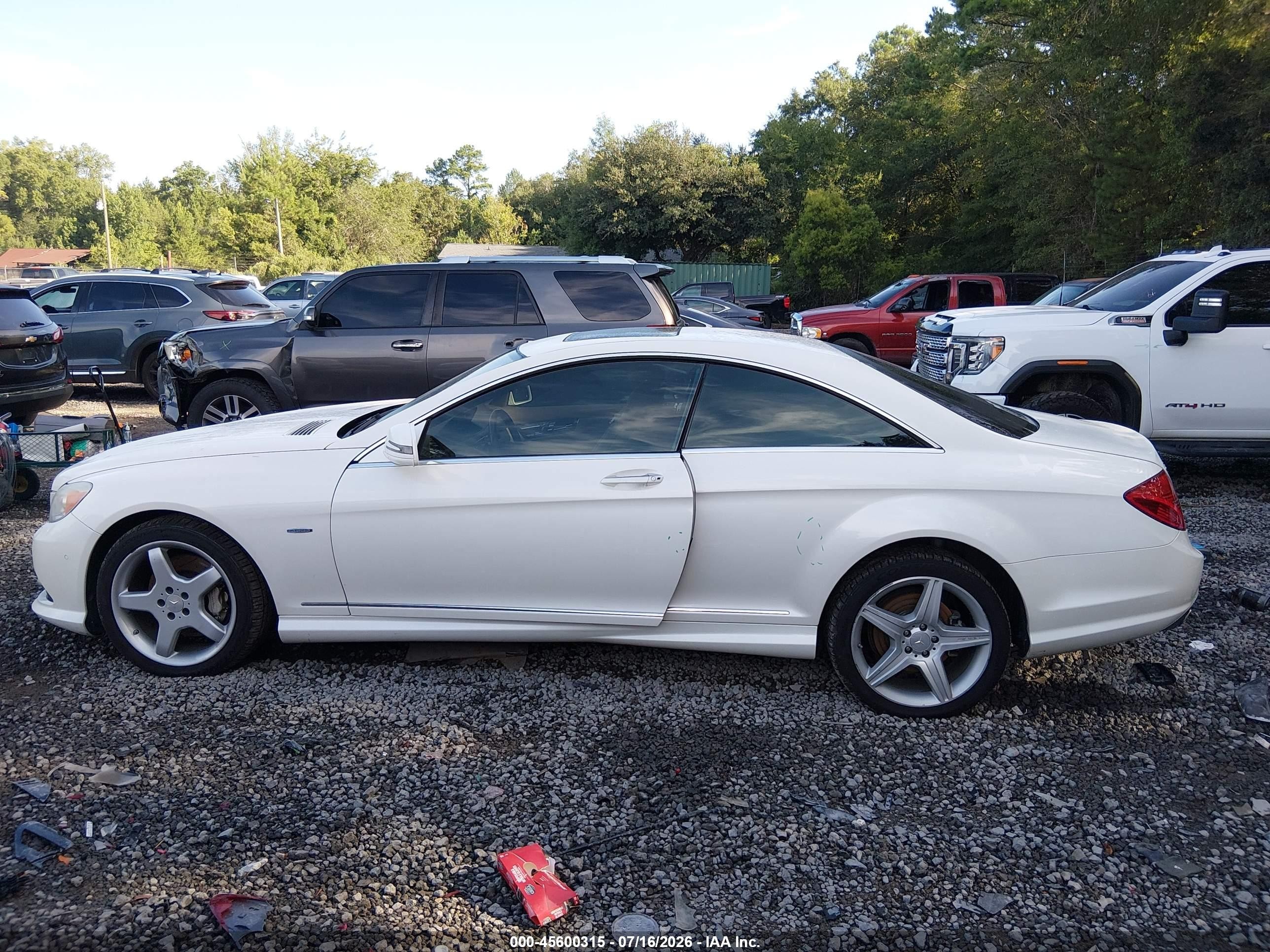 2011 Mercedes-benz Cl 550 4matic White vin: WDDEJ9EB9BA027203