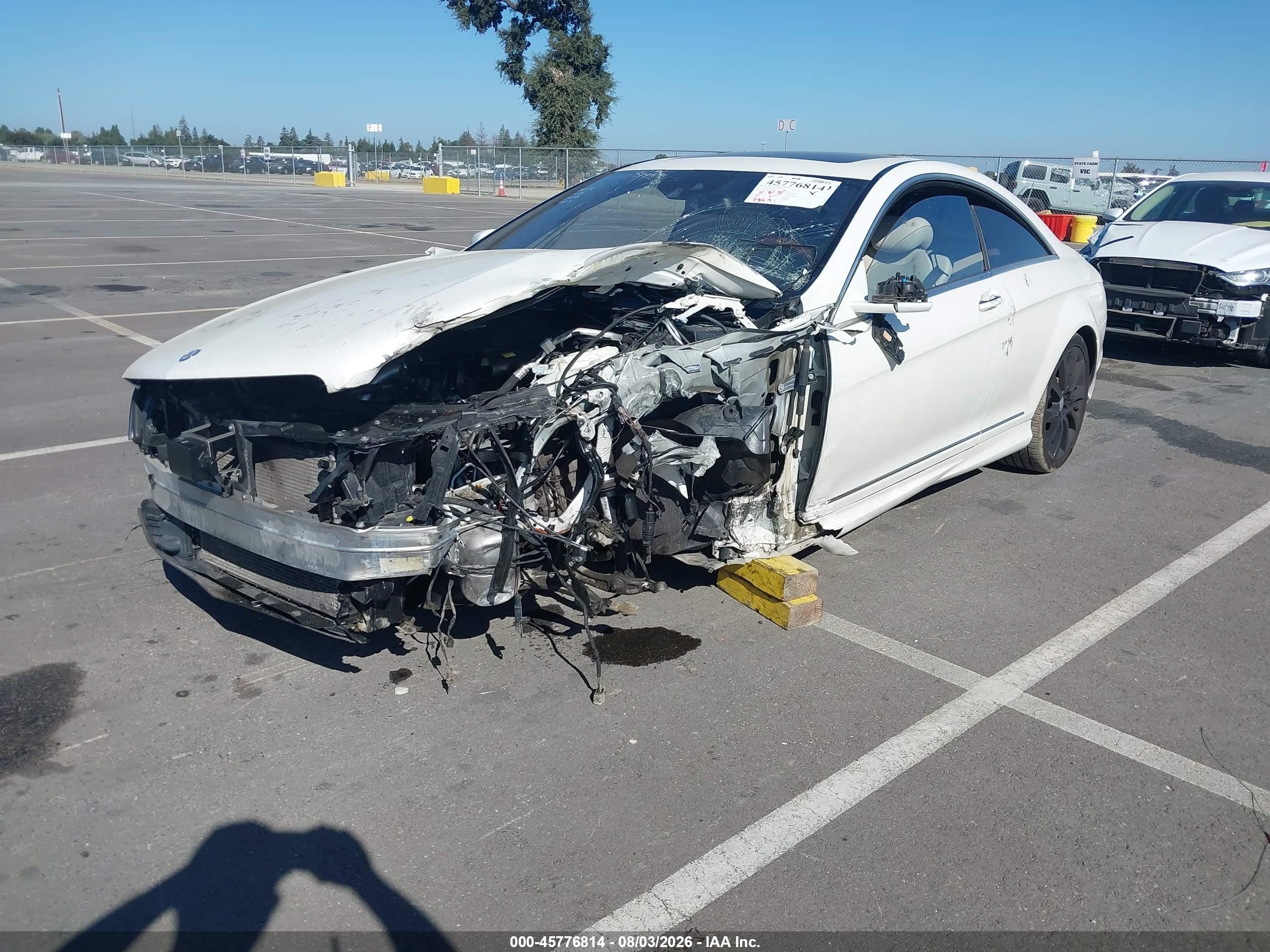 2013 Mercedes-benz Cl 550 4matic Белый vin: WDDEJ9EB9DA031271
