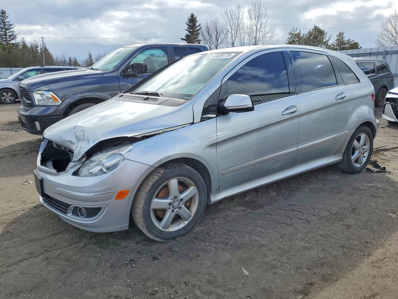 2008 Mercedes Benz B200 Silver vin: WDDFH33XX8J305935