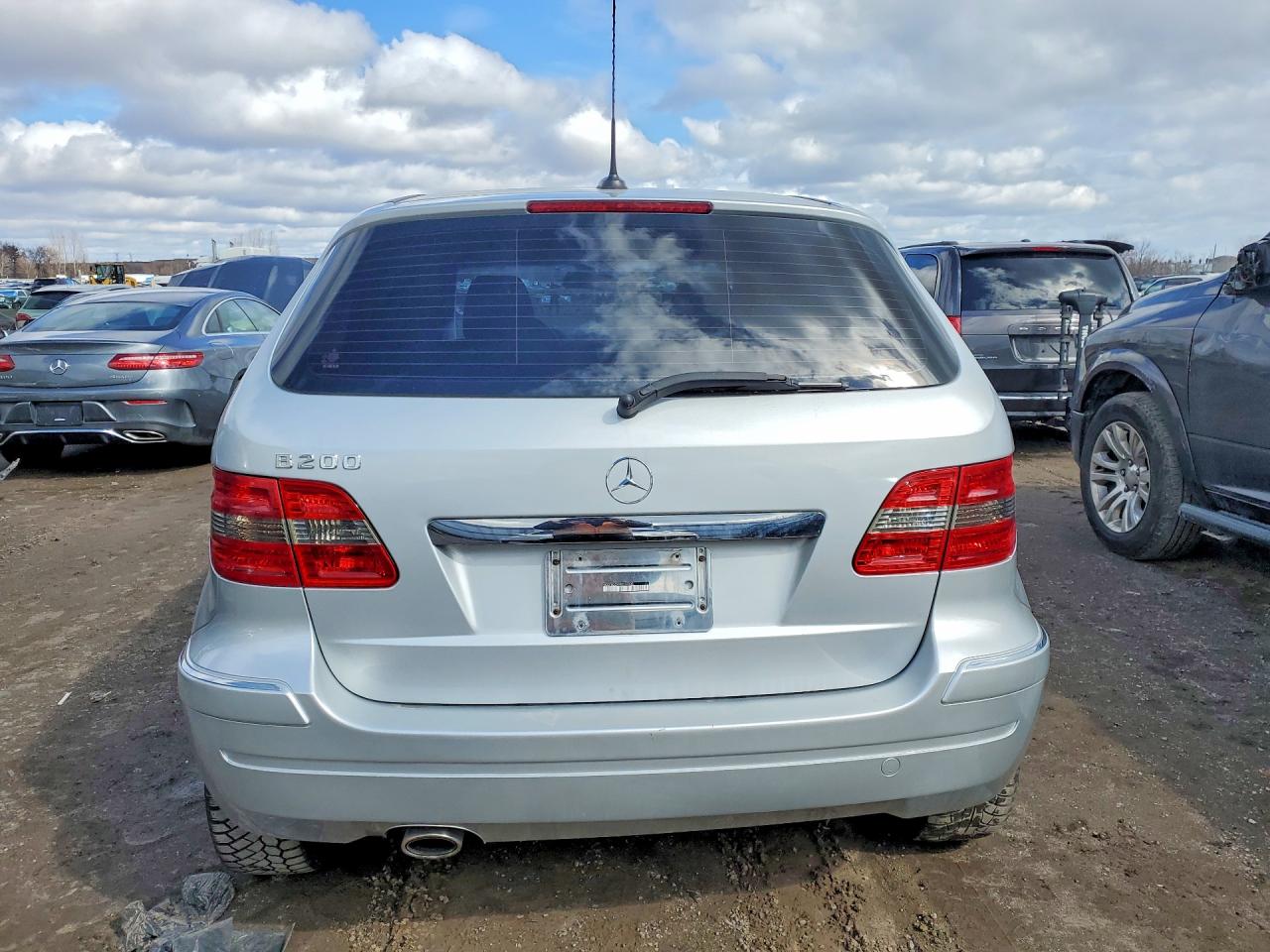 2008 Mercedes Benz B200 Silver vin: WDDFH33XX8J305935