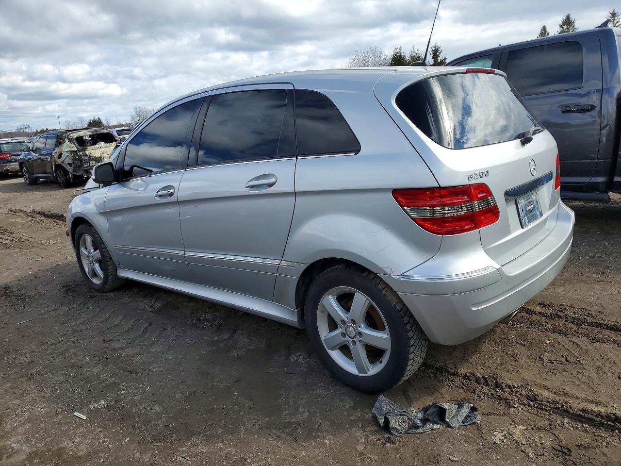 2008 Mercedes Benz B200 Silver vin: WDDFH33XX8J305935